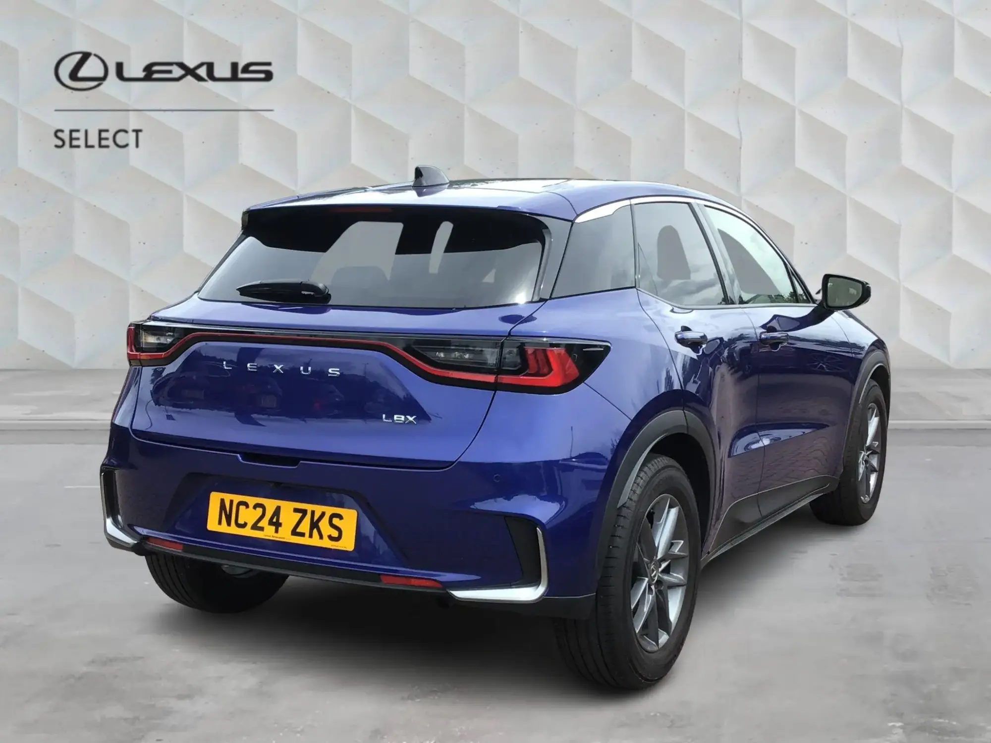 Lexus LBX 1.5 VVT-iE Premium E-CVT Euro 6 (s/s) 5dr NC24ZKS Image 3