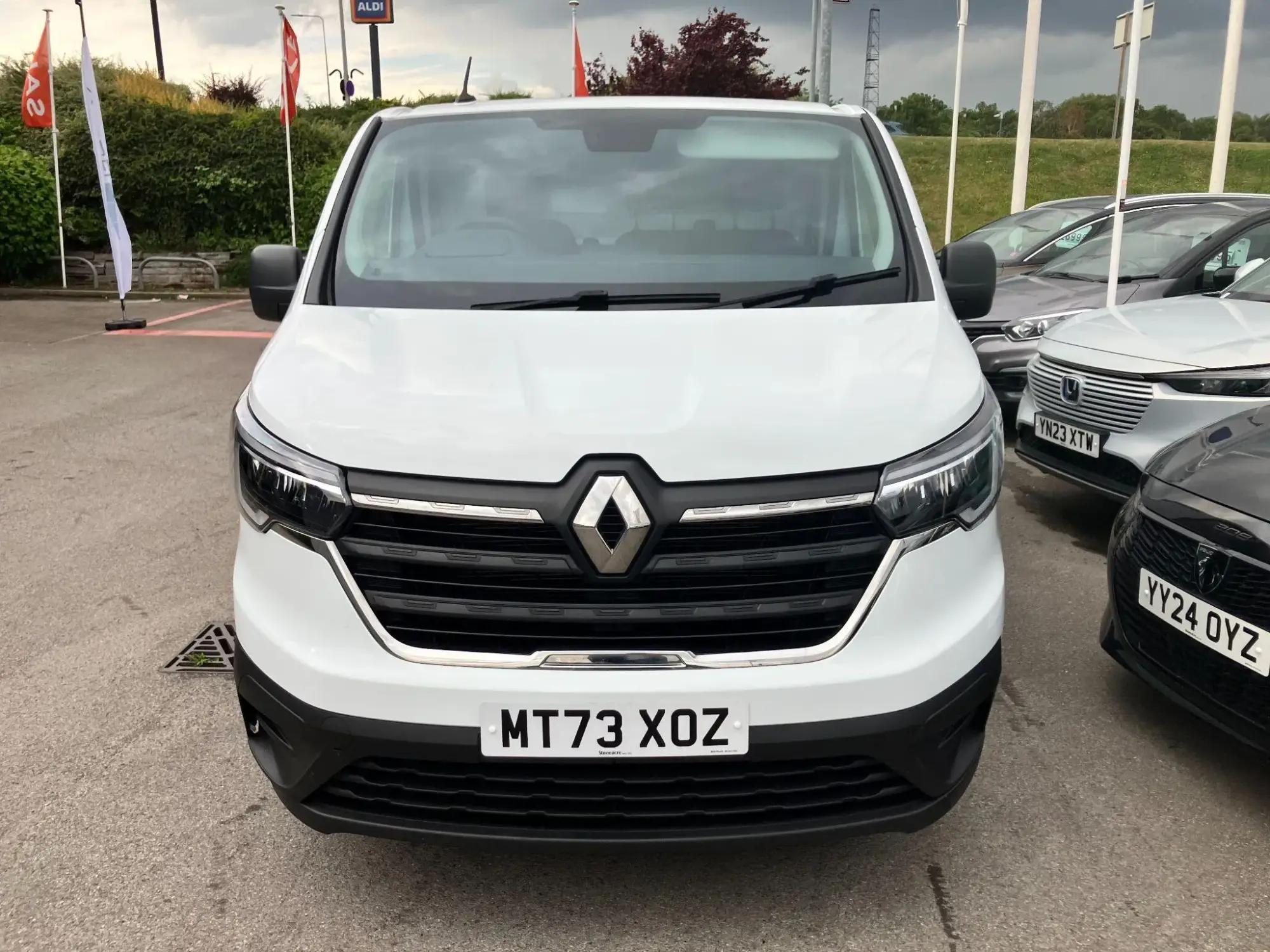 Renault Trafic LL30 Blue dCi 130 Start Van MT73XOZ Image 2