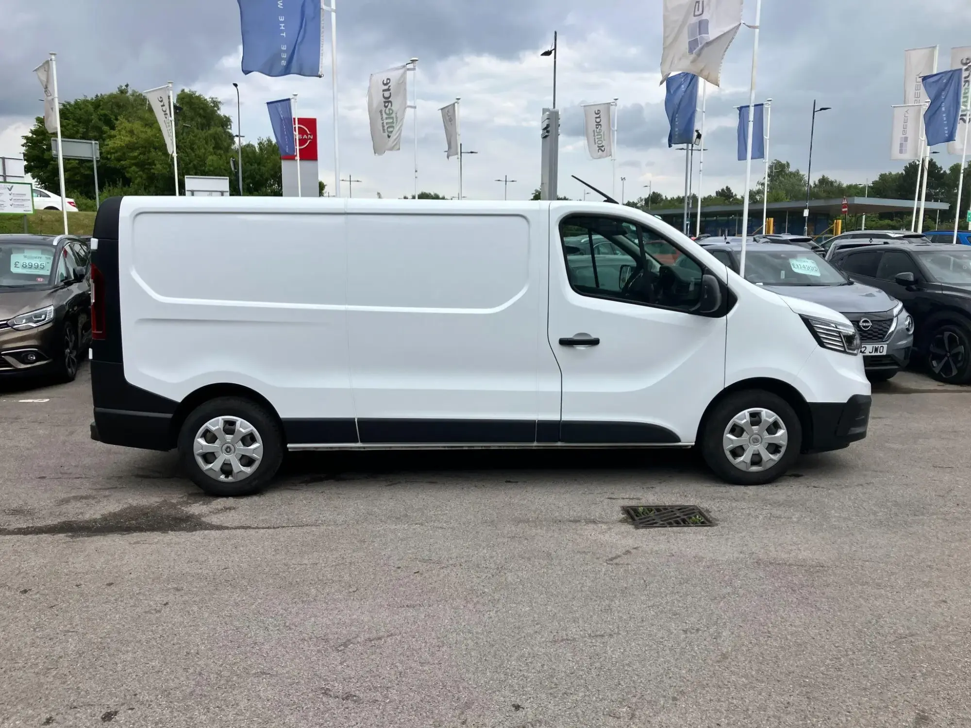 Renault Trafic Image 6 Renault Trafic Image 6