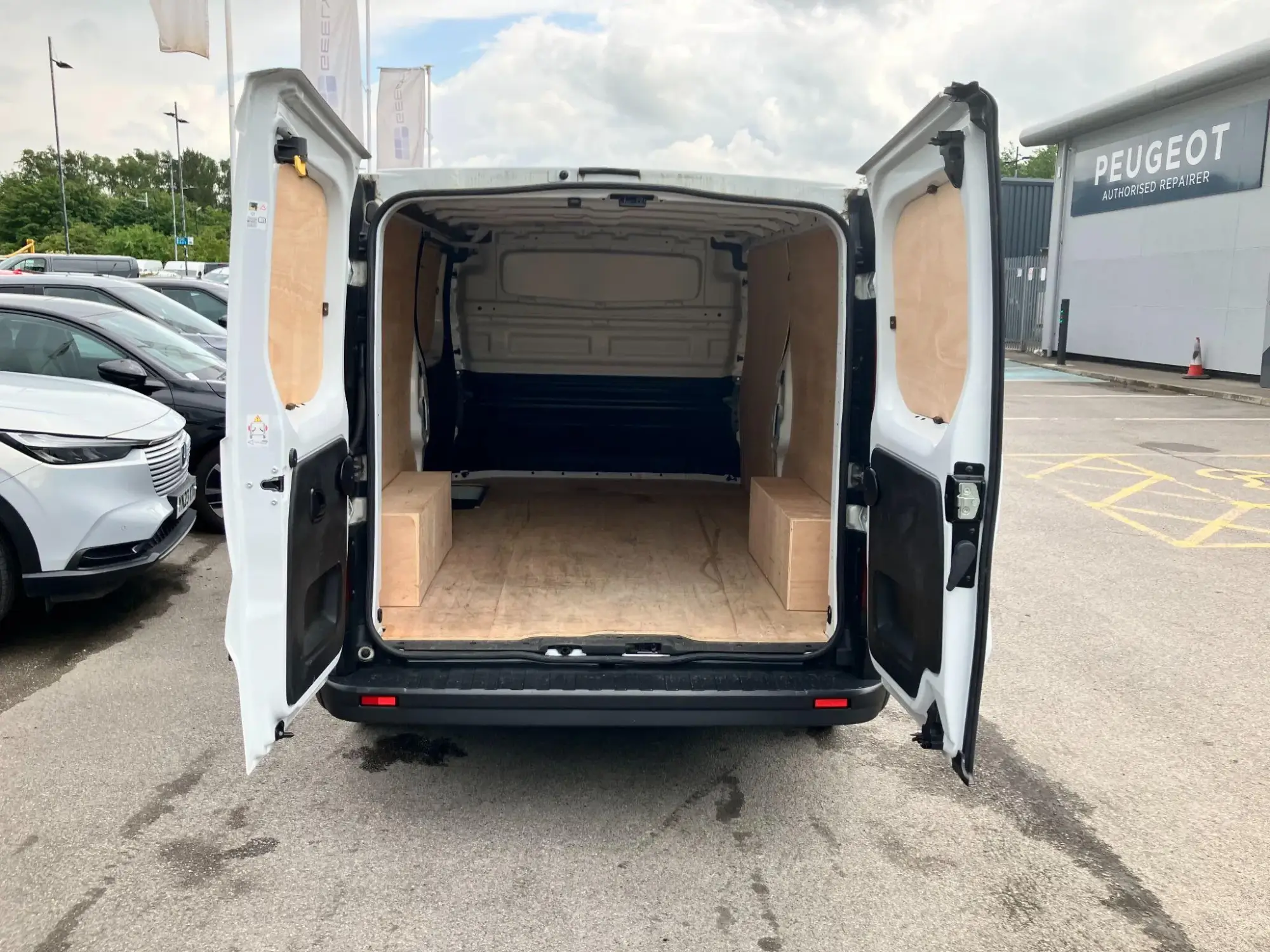 Renault Trafic Image 13 Renault Trafic Image 13
