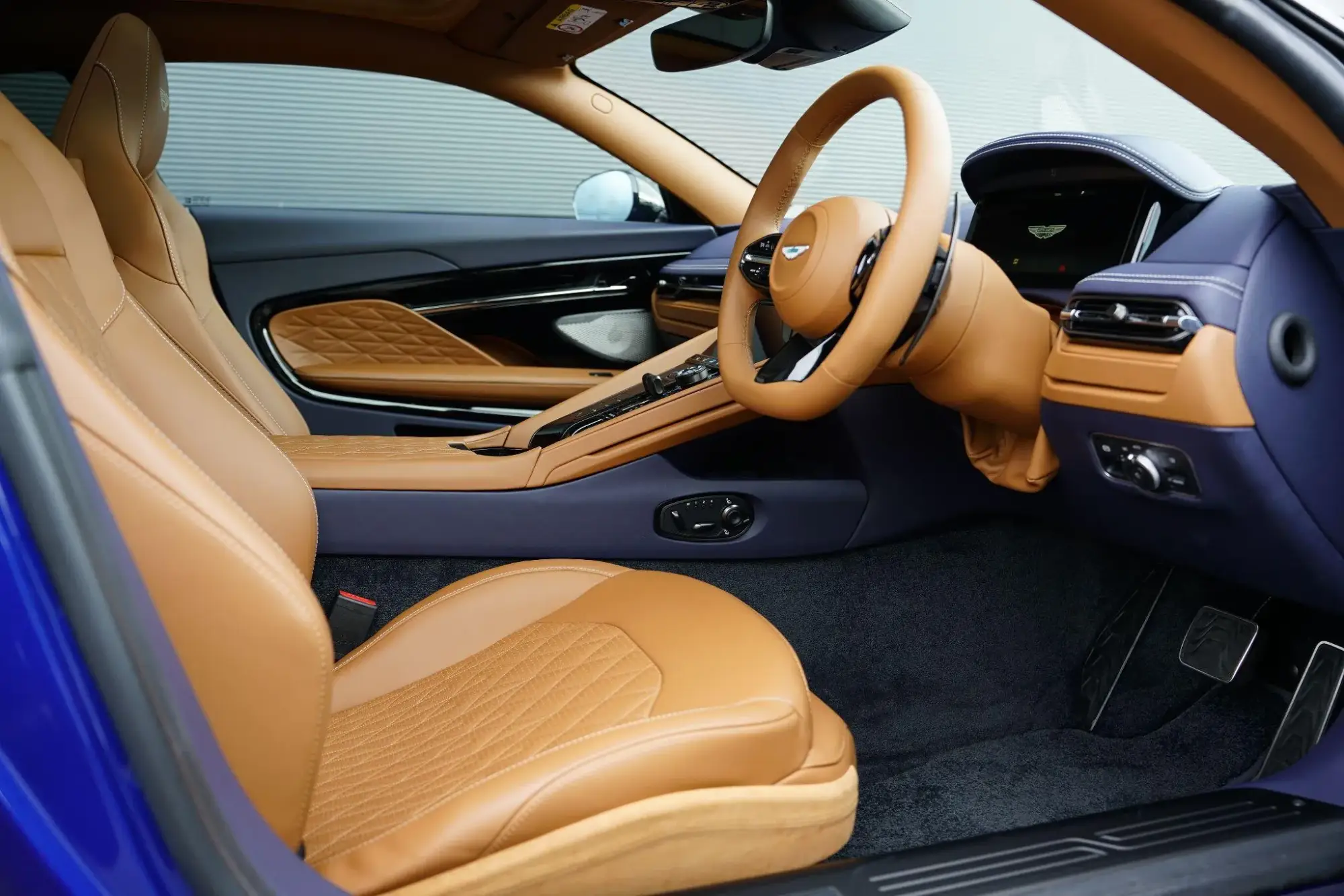 Aston Martin DB12 Image 9