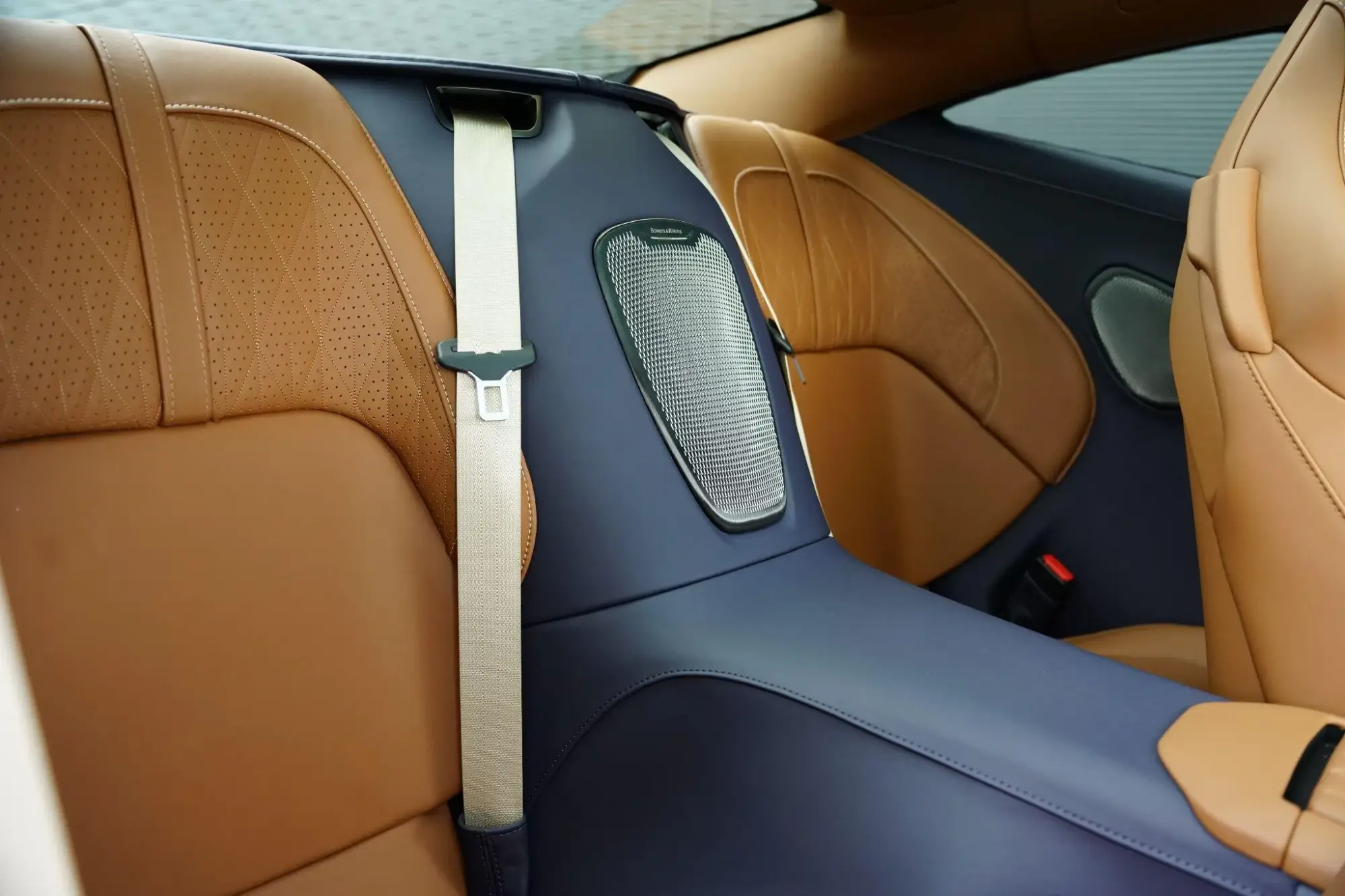 Aston Martin DB12 Image 10
