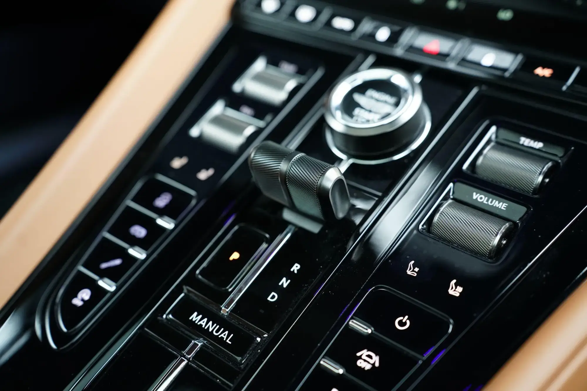Aston Martin DB12 Image 13