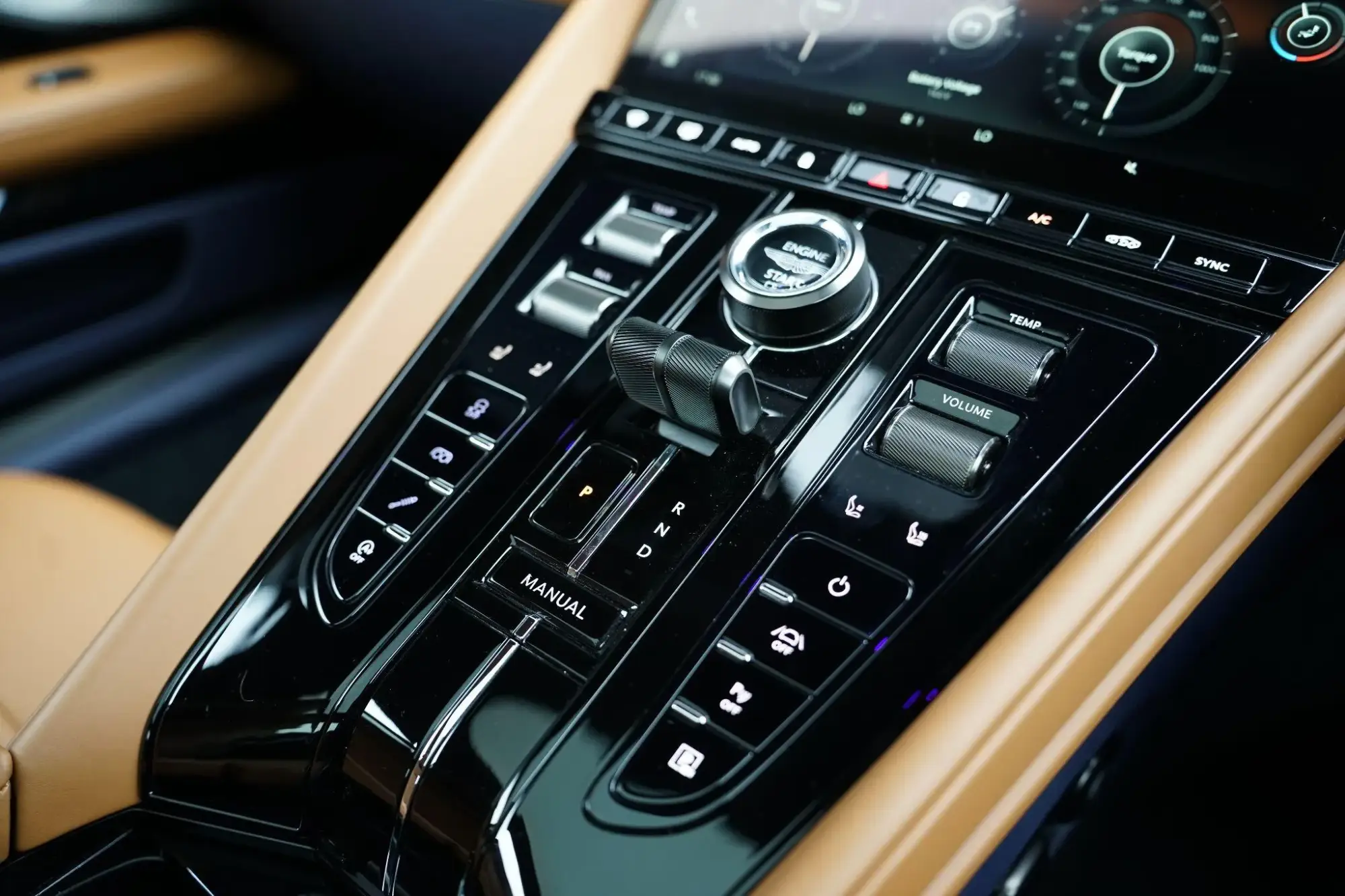 Aston Martin DB12 Image 14