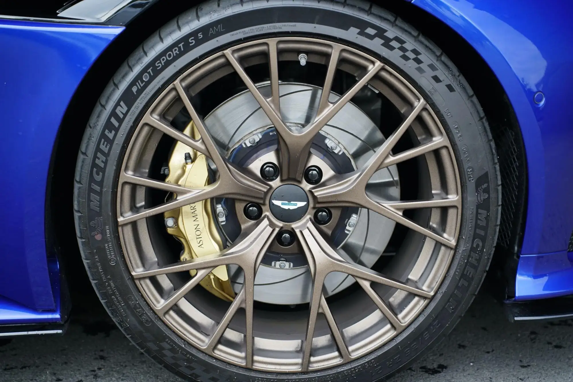 Aston Martin DB12 Image 15