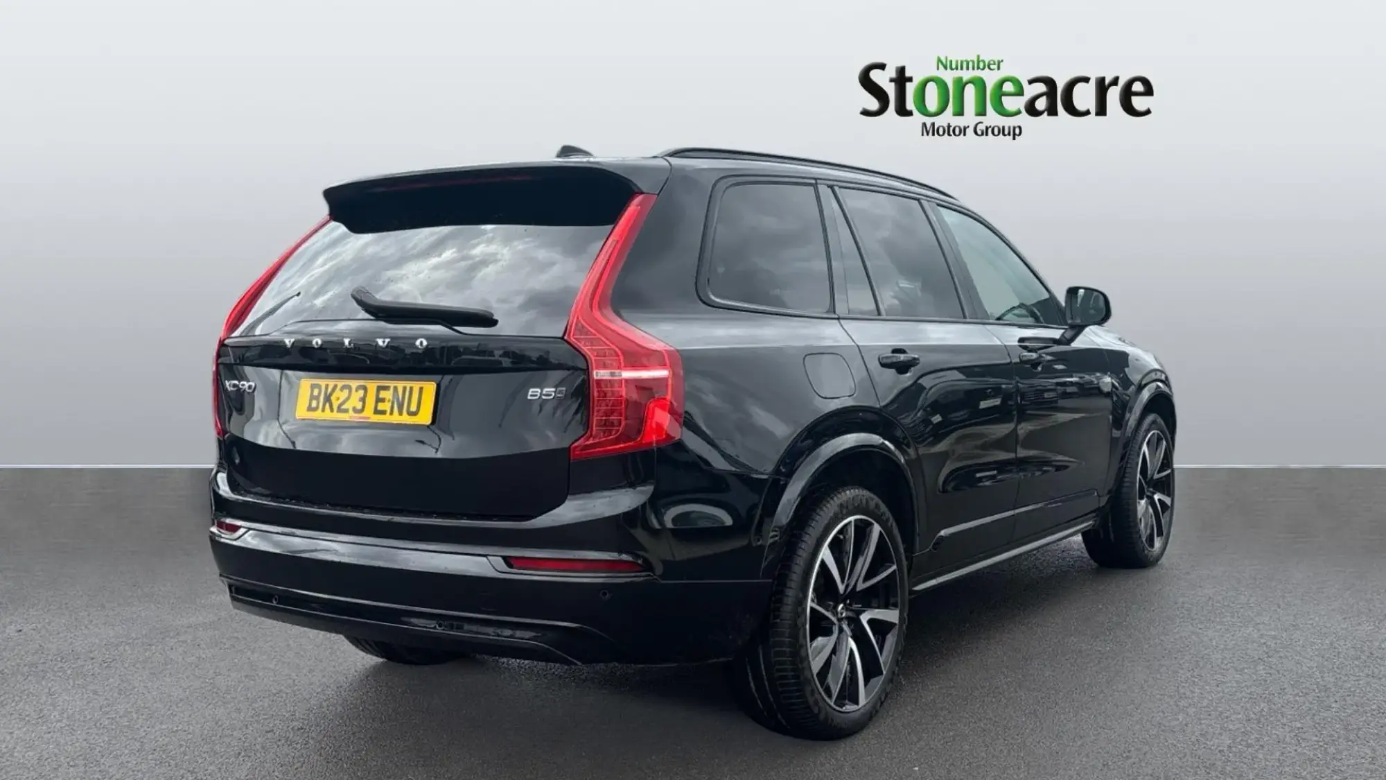 Volvo XC90 2.0 B5D [235] Plus Dark 5dr AWD Geartronic BK23ENU Image 2