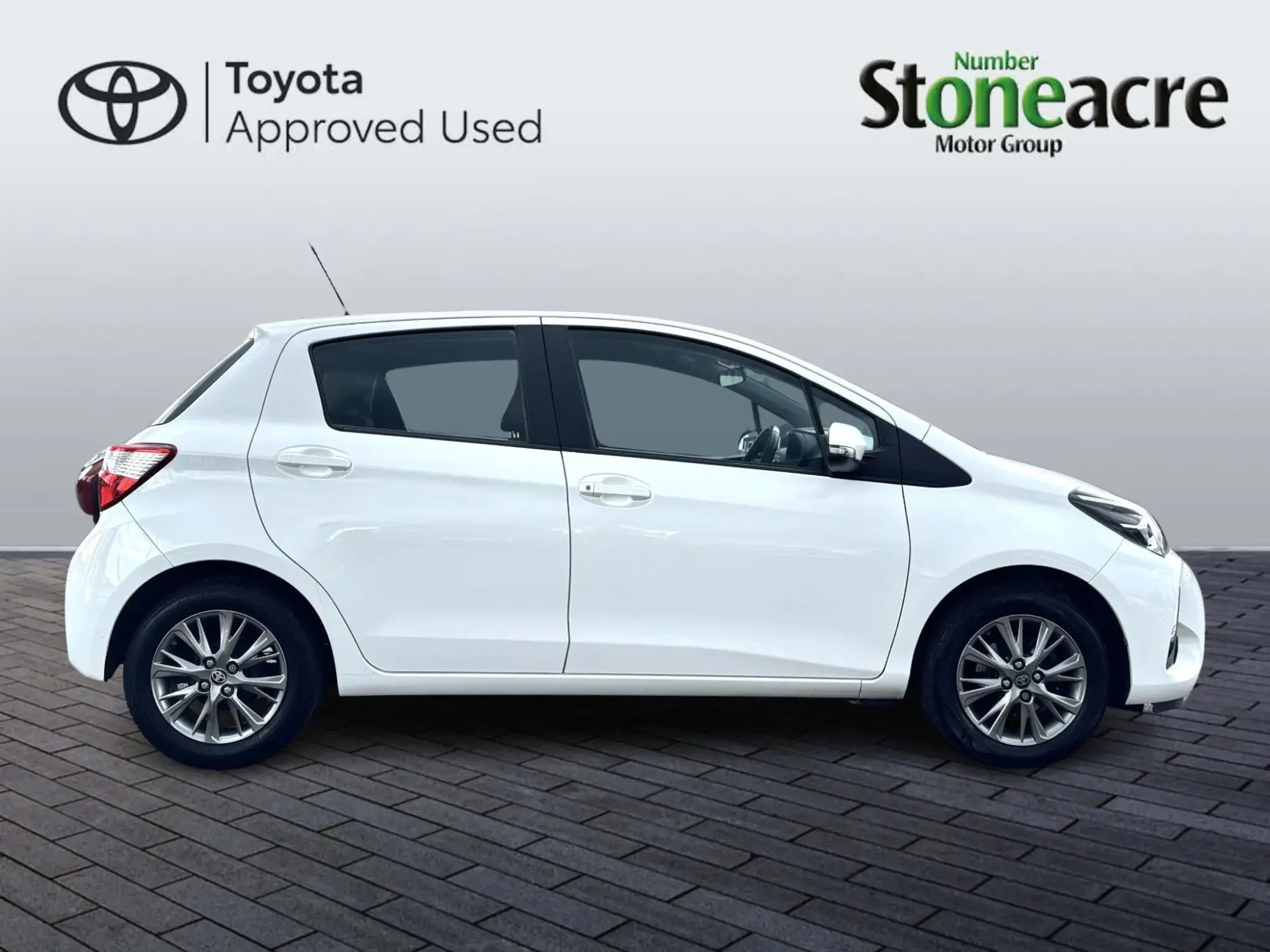 Toyota Yaris Image 2