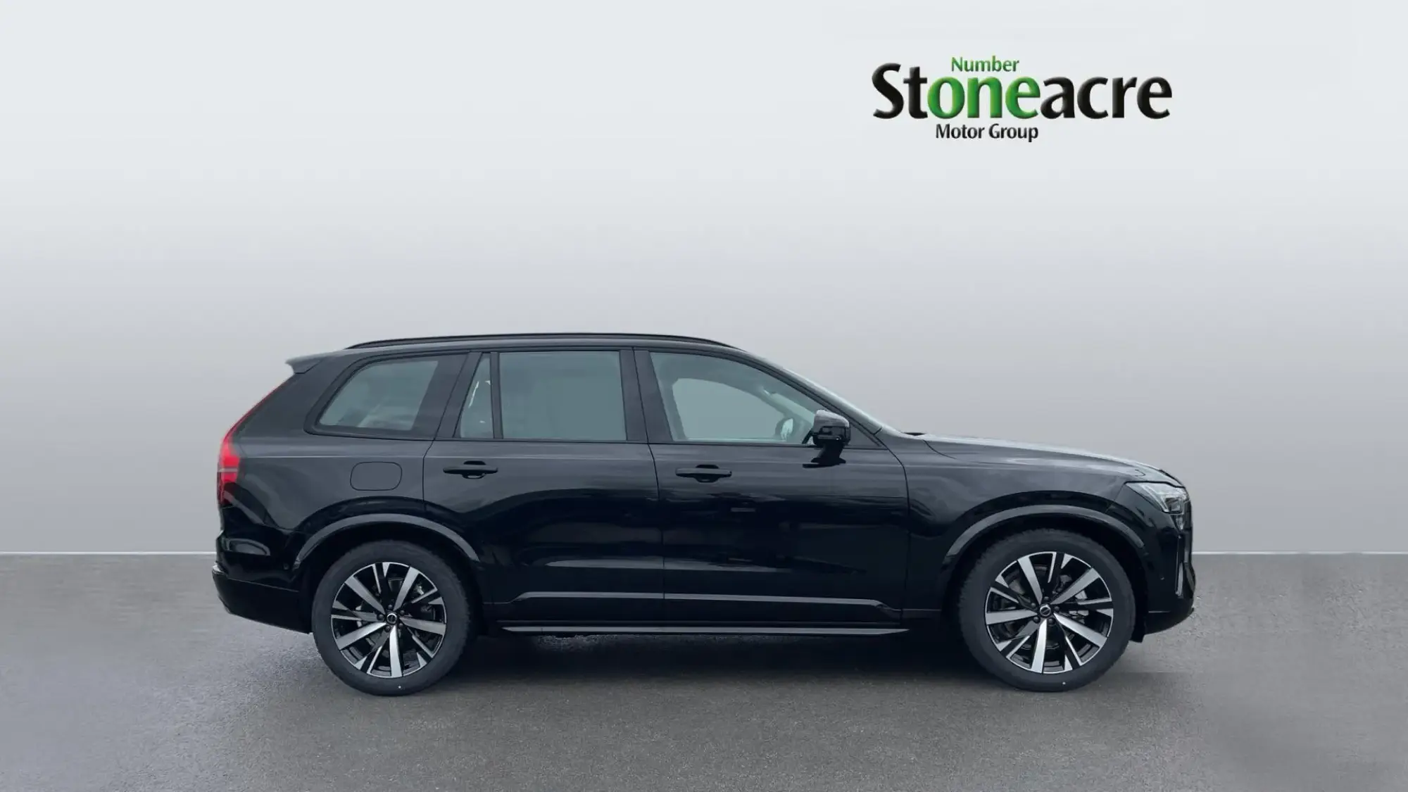 Volvo XC90 2.0 B5 MHEV Plus Auto 4WD Euro 6 (s/s) 5dr ND26CYC Image 3