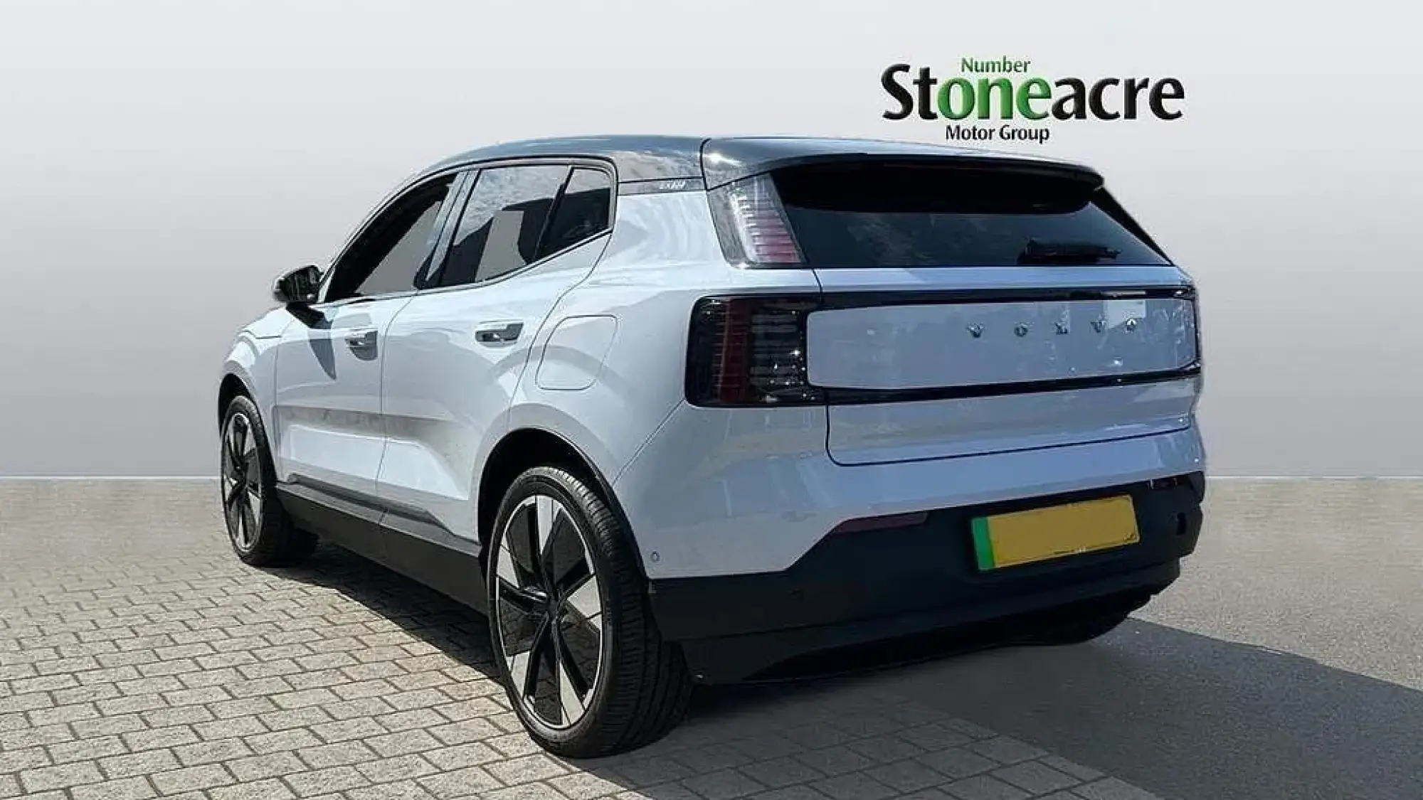 Volvo EX30 Single Motor Extended Range 69kWh Ultra Auto 5dr NA26ORV Image 3