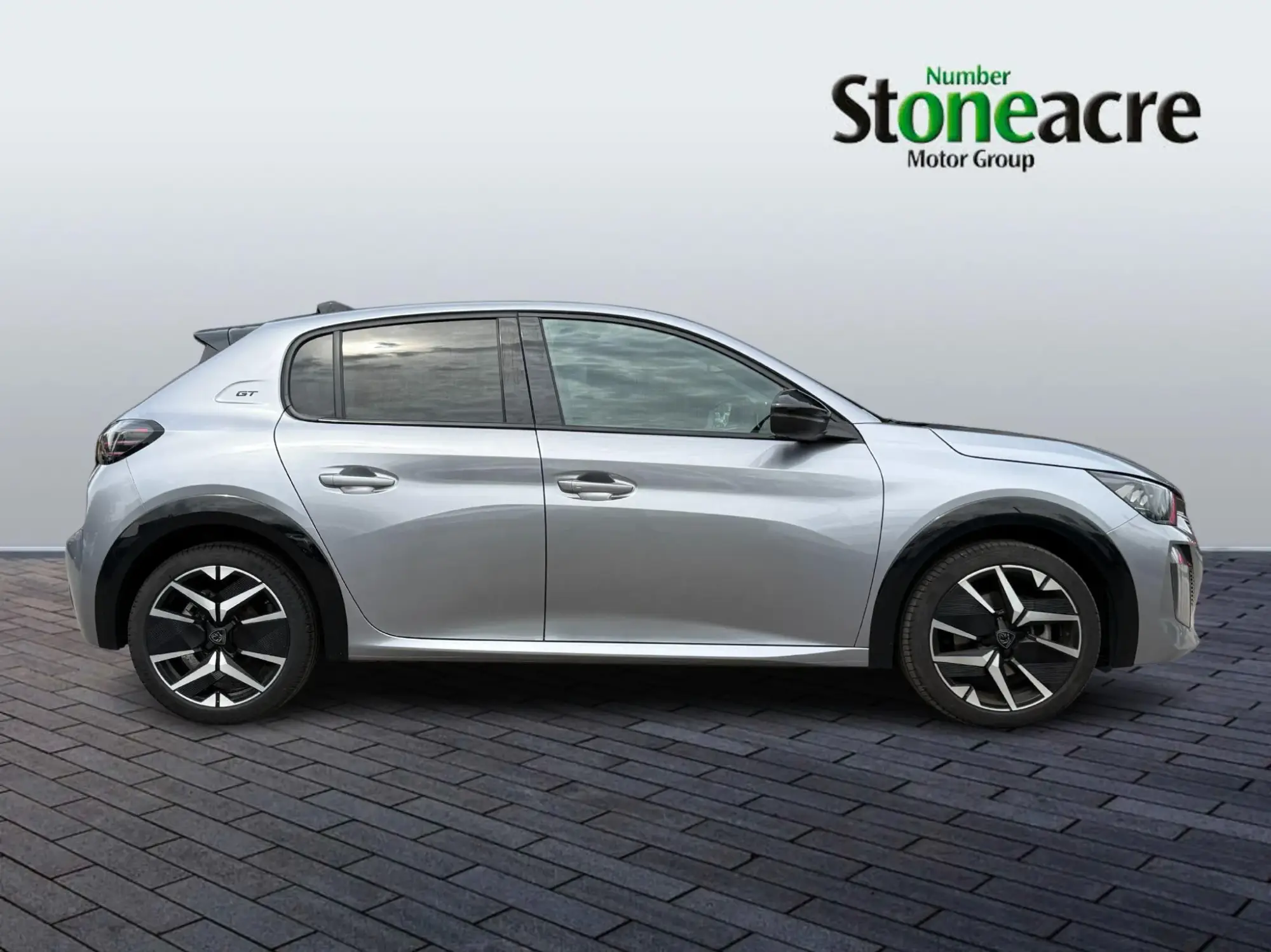 Peugeot 208 Image 2