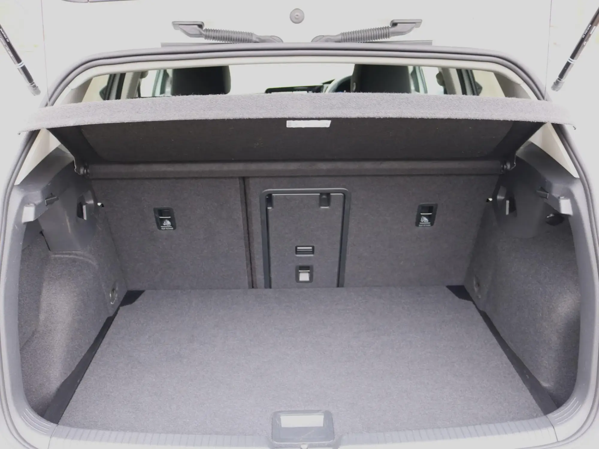 Volkswagen Golf Image 13