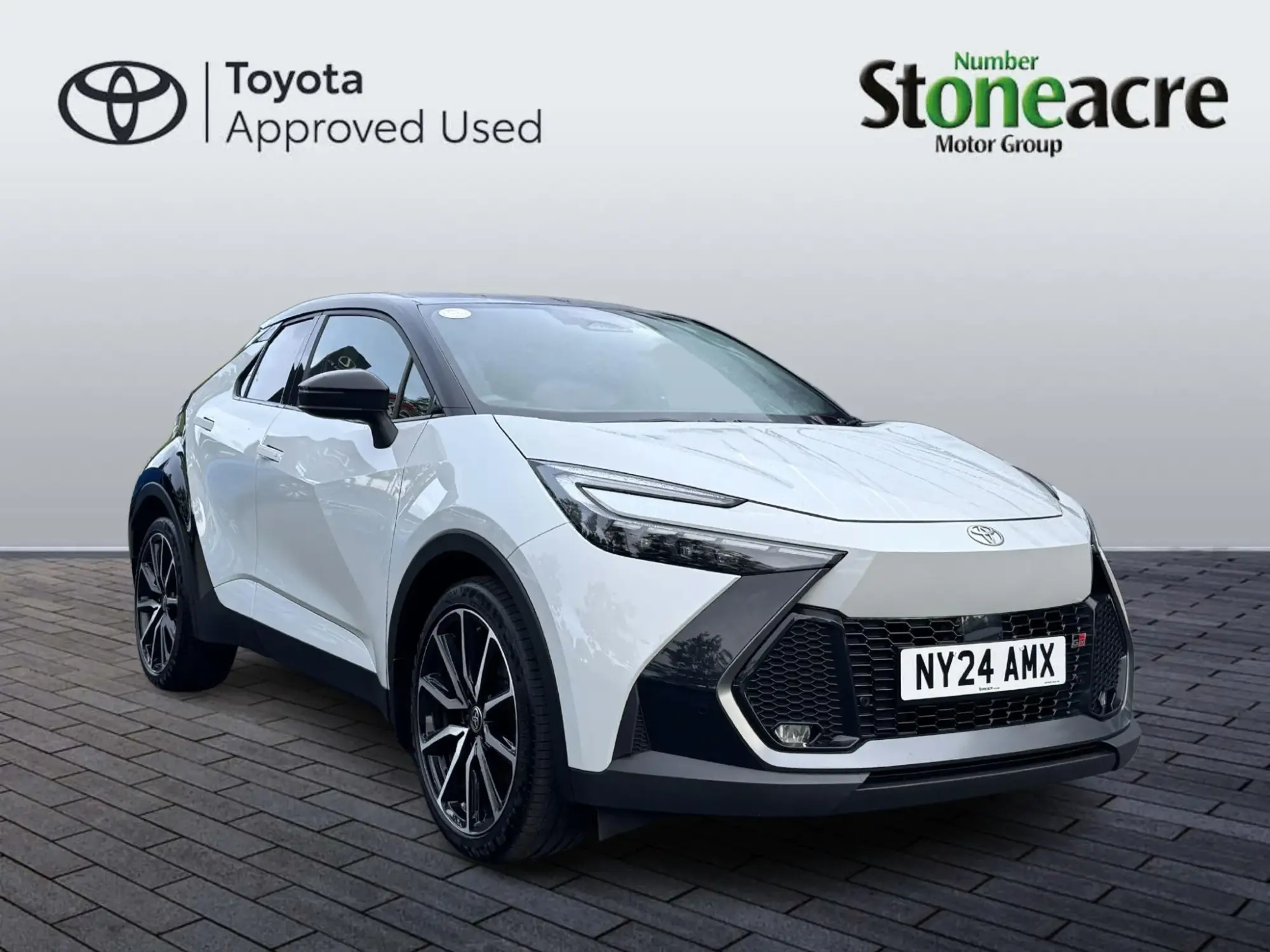 Toyota C-HR Plug-in Hybrid 2.0 VVT-h 13.6 kWh GR SPORT CVT Euro 6 (s/s) 5dr NY24AMX Image 1
