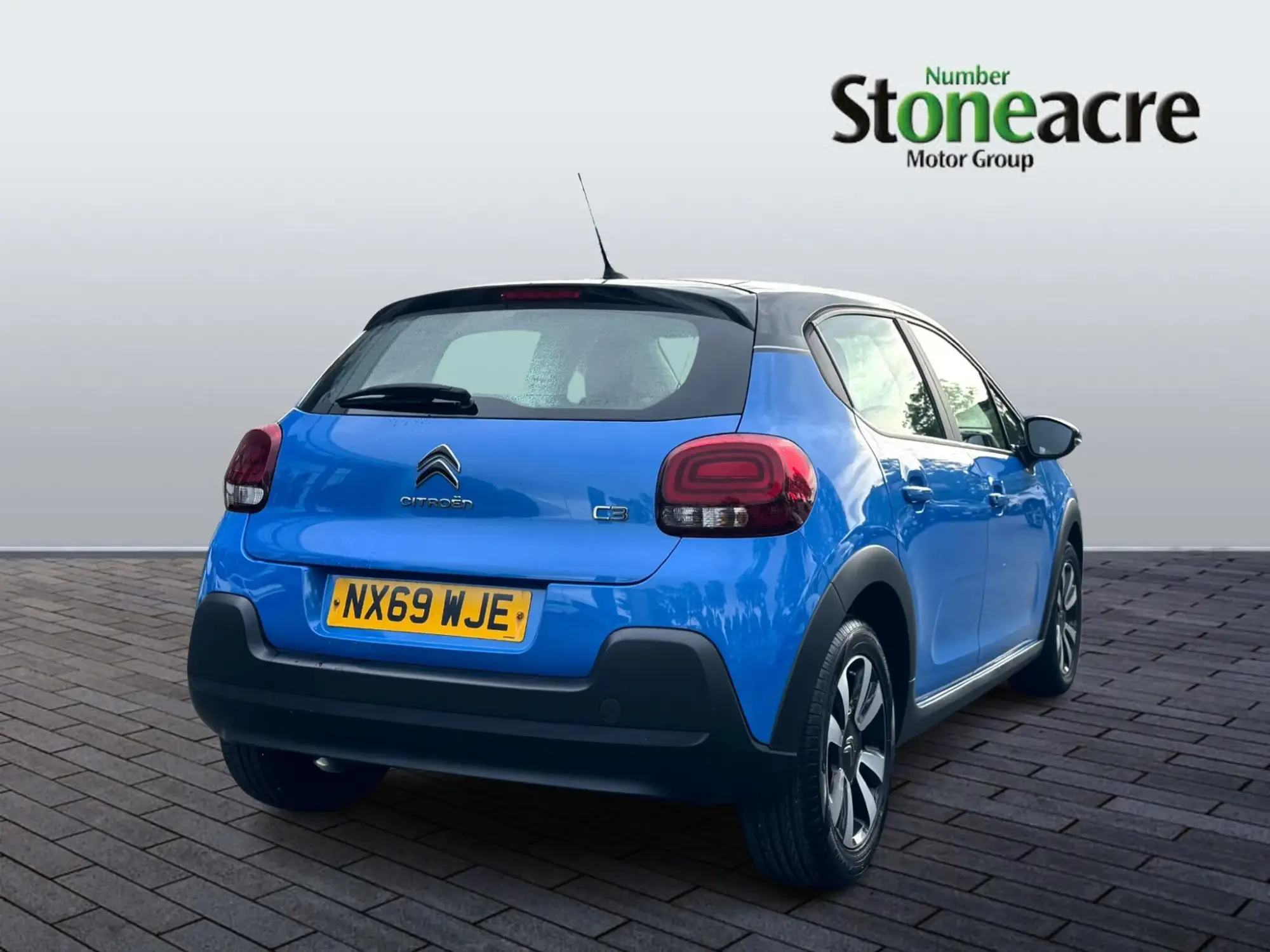 Citroen C3 1.2 PureTech Feel Euro 6 (s/s) 5dr NX69WJE Image 3
