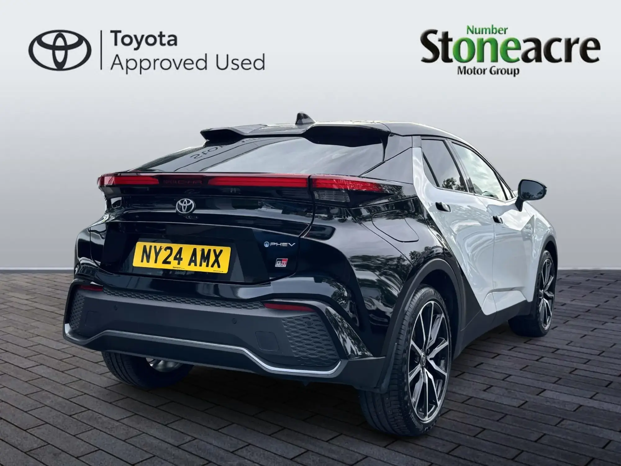 Toyota C-HR Plug-in Hybrid 2.0 VVT-h 13.6 kWh GR SPORT CVT Euro 6 (s/s) 5dr NY24AMX Image 3