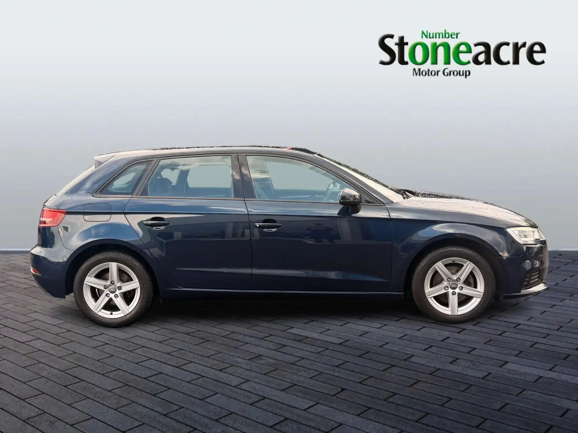 Audi A3 2.0 TDI 35 SE Technik Sportback Euro 6 (s/s) 5dr LV69PSU Image 2