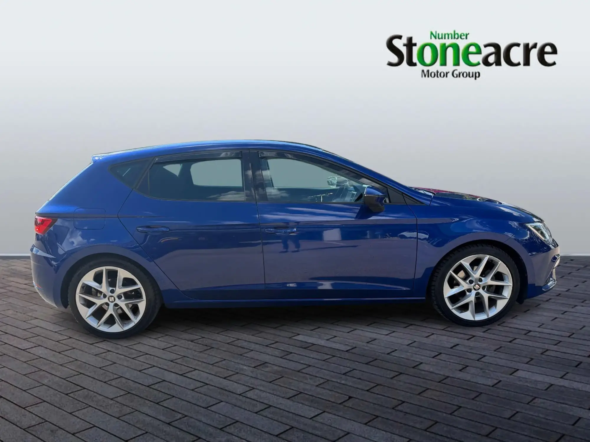 SEAT Leon 1.4 TSI FR Technology Hatchback 5dr Petrol Manual Euro 6 (s/s) (125 ps) FM18WJD Image 2