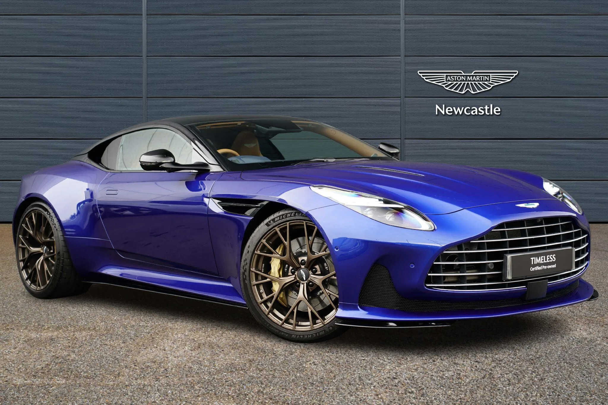 Aston Martin DB12 Aston Martin DB12
