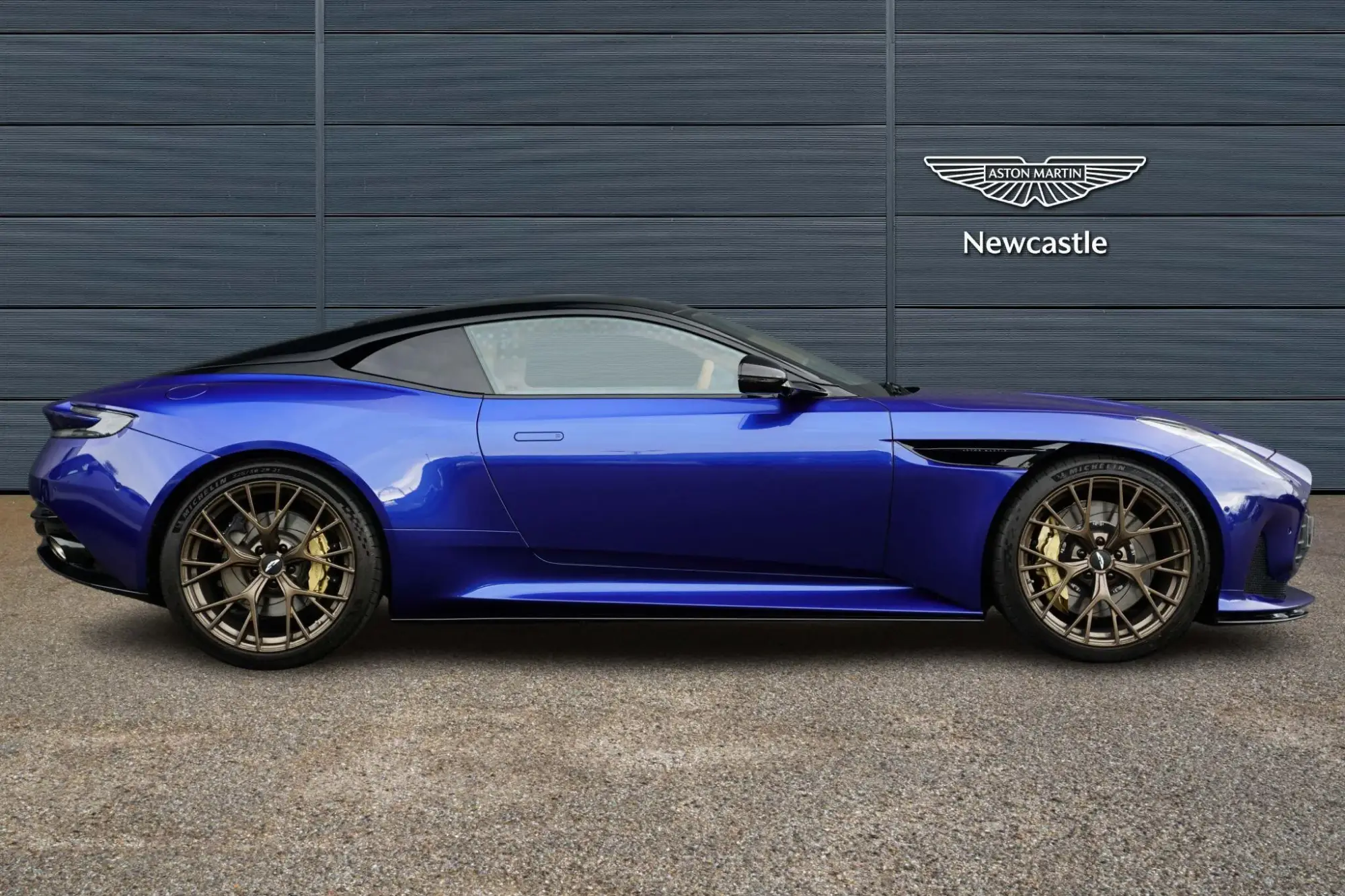 Aston Martin DB12 Image 7