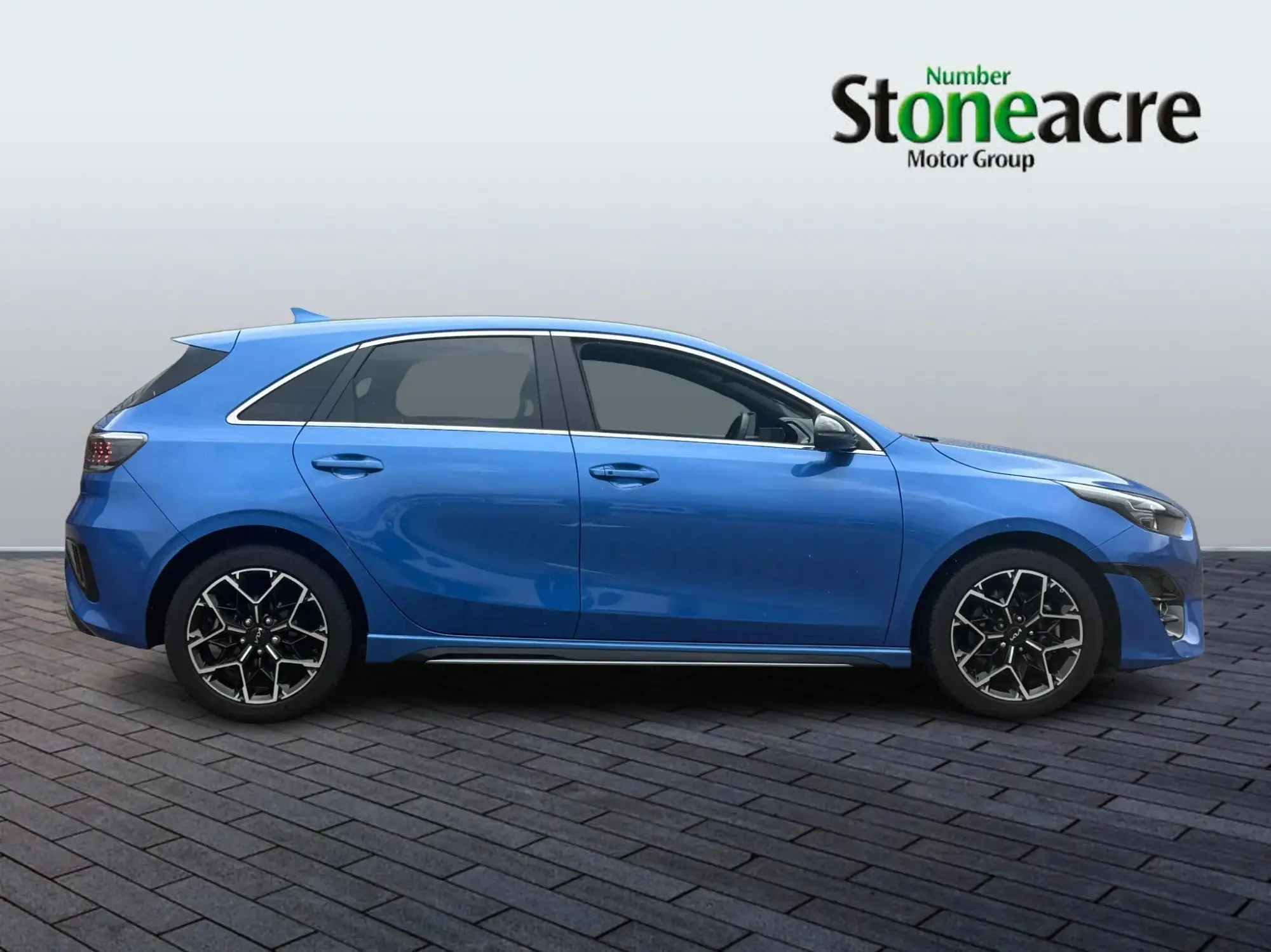 Kia Ceed 1.5T GDi ISG GT-Line 5dr YT23HFL Image 2