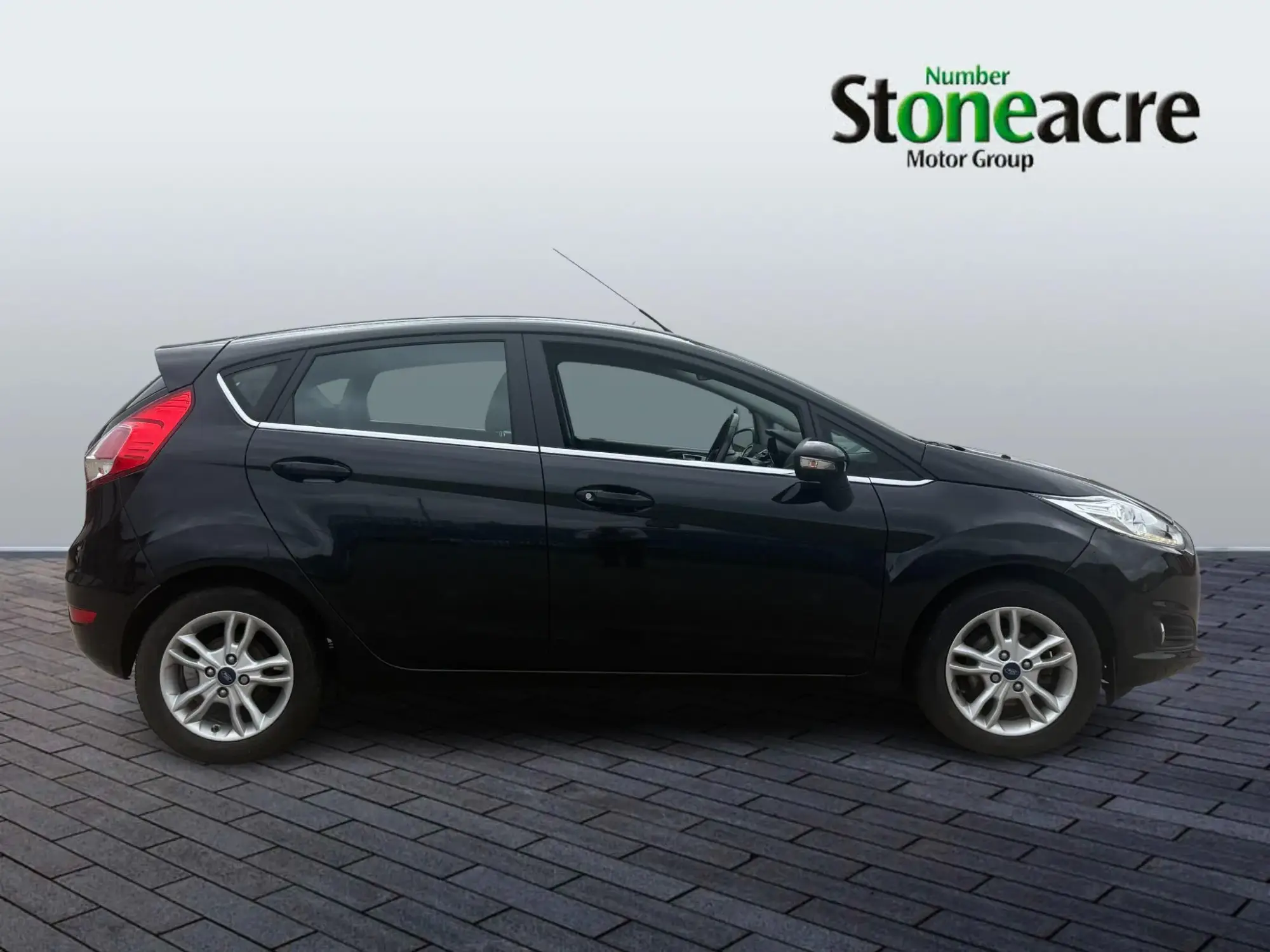 Ford Fiesta 1.25 Zetec Hatchback 5dr Petrol Manual Euro 6 (82 ps) FY17VHD Image 2
