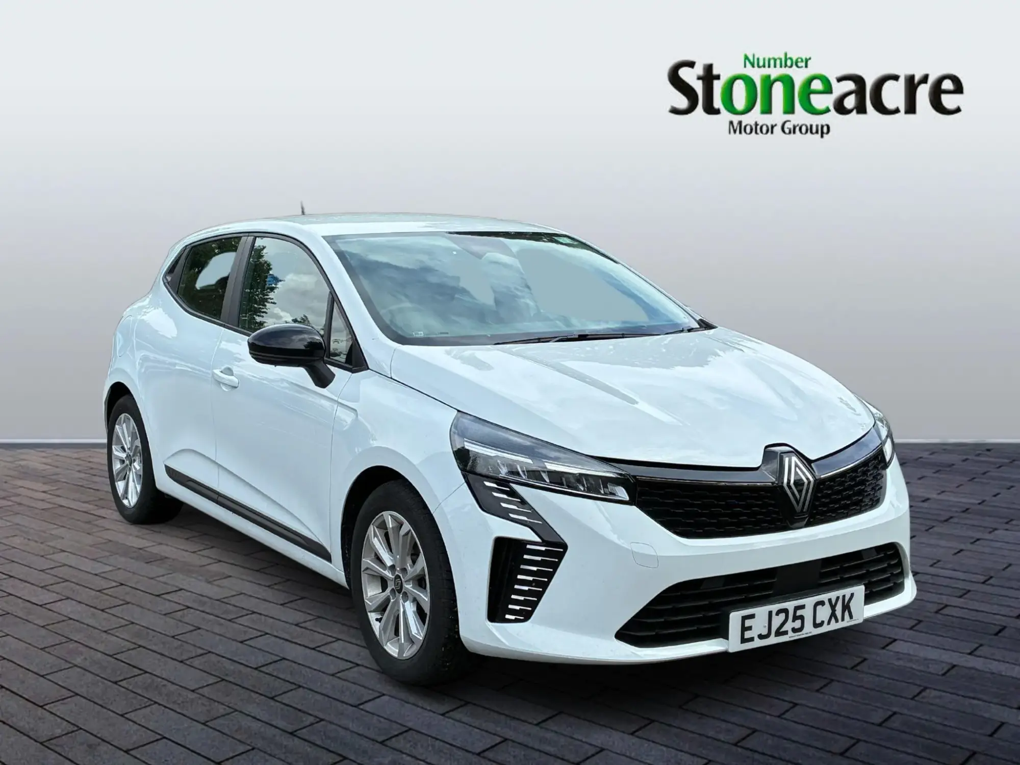 Renault Clio E-Tech 1.6 E-TECH full hybrid 145 Evolution 5dr Auto EJ25CXK Image 1