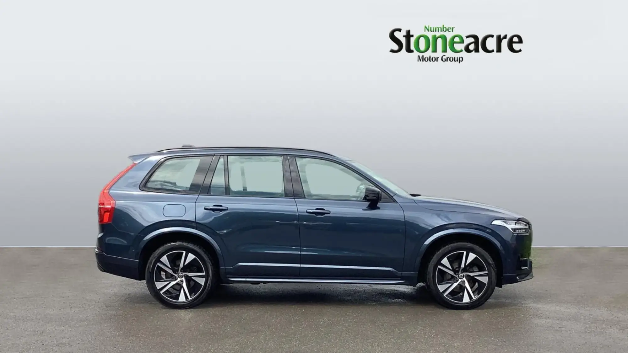 Volvo XC90 2.0 B5D [235] Plus Dark 5dr AWD Geartronic YW72FJK Image 3