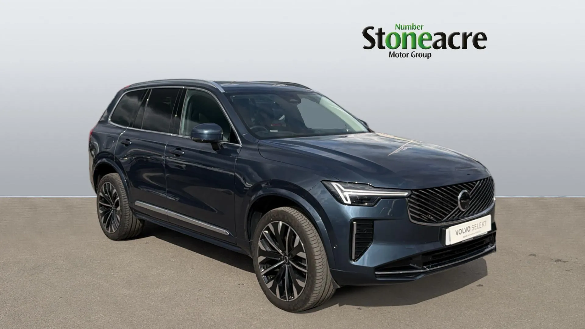 Volvo XC90 listing photo