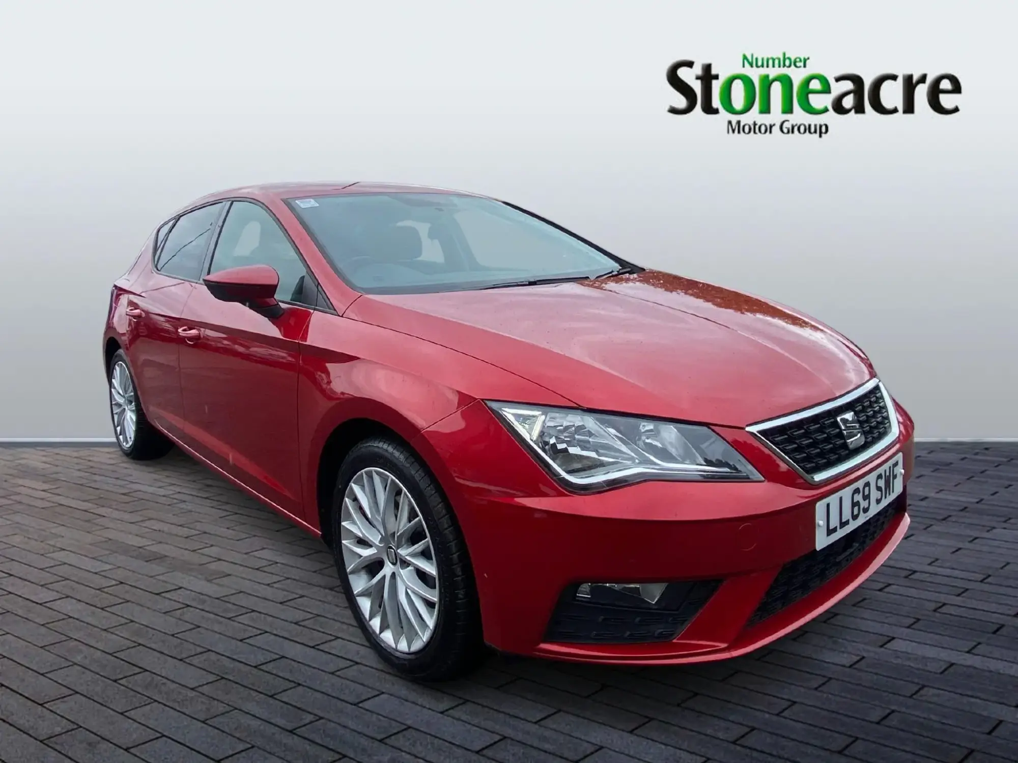 SEAT Leon 1.6 TDI SE Dynamic Hatchback 5dr Diesel Manual Euro 6 (s/s) (115 ps) LL69SWF Image 1