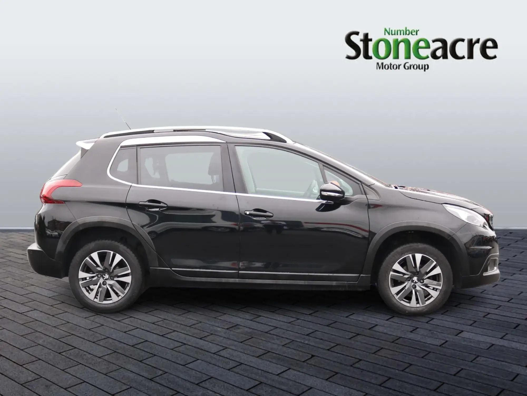 Peugeot 2008 1.2 PureTech Allure Premium 5dr [Start Stop] MW68XSL Image 2