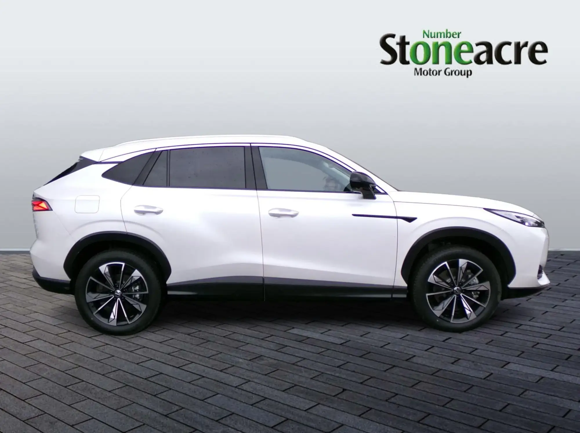 MG HS Hybrid+ 1.5 Hybrid+ SE Auto Euro 6 (s/s) 5dr YP26UUG Image 2
