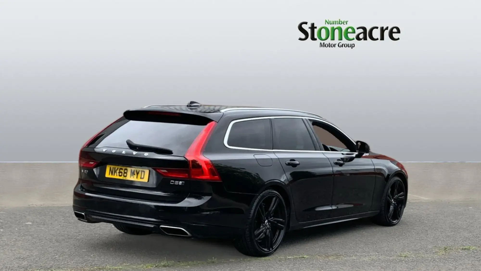 Volvo V90 2.0 D5 PowerPulse R-Design Pro Auto AWD Euro 6 (s/s) 5dr NK68MYD Image 2