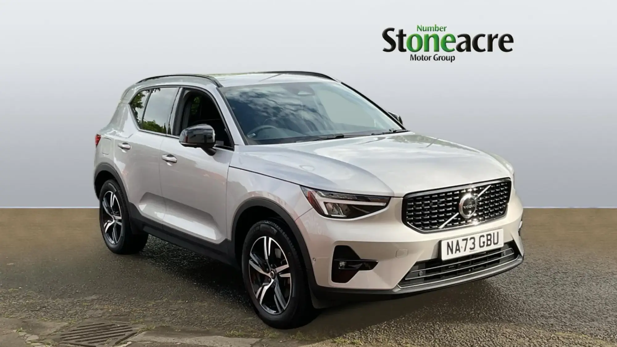 Volvo XC40 2.0 B3P Plus Dark 5dr Auto NA73GBU Image 1