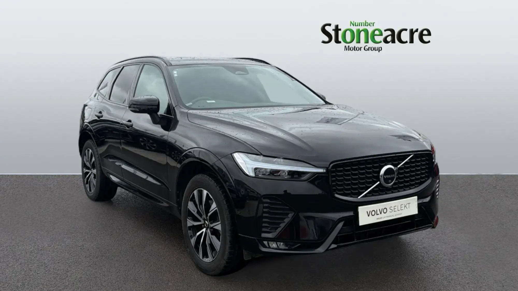 Volvo XC60 2.0 B4 MHEV Plus Auto Euro 6 (s/s) 5dr FV72YPK Image 1