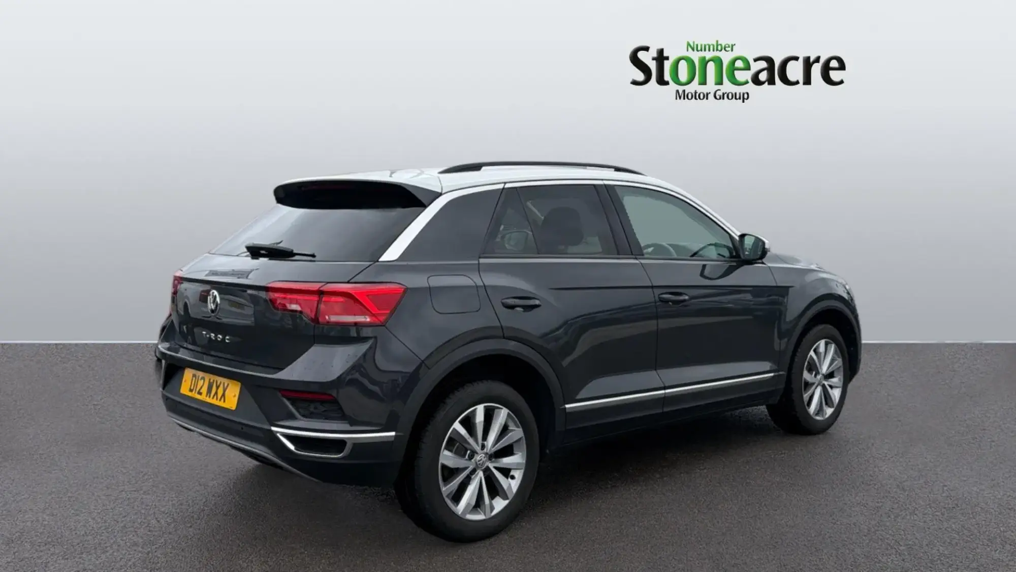 Volkswagen T-Roc Image 2
