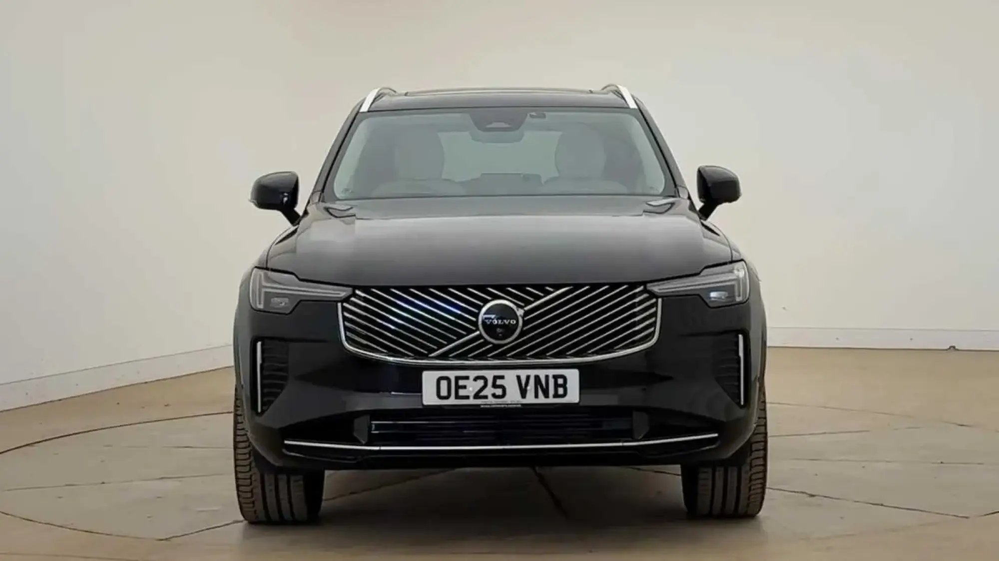 Volvo XC90 Plug-In Hybrid 2.0 T8 18.8kWh Ultra Bright Auto 4WD Euro 6 (s/s) 5dr OE25VNB Image 2