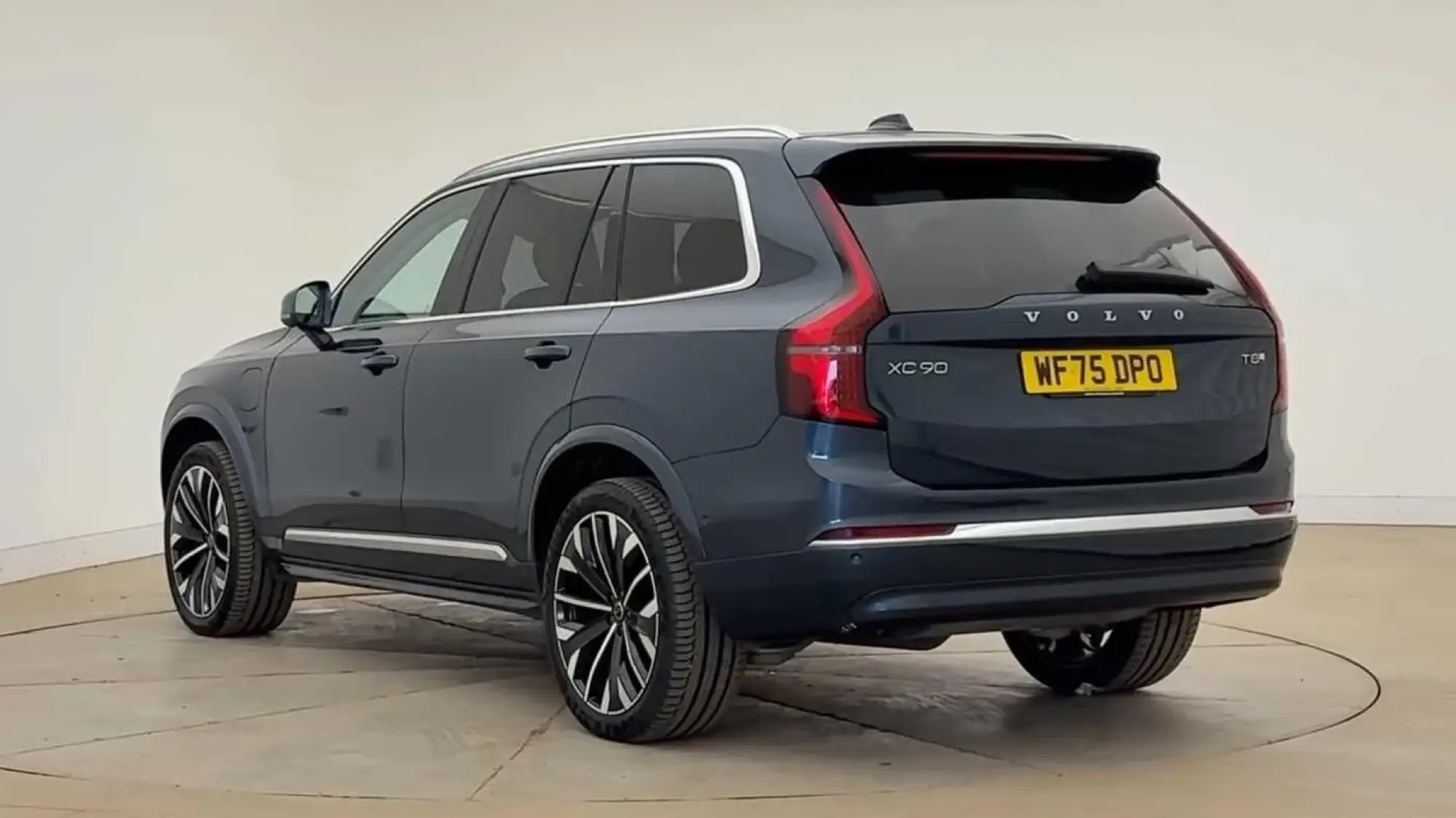 Volvo XC90 Plug-In Hybrid Image 4 Volvo XC90 Plug-In Hybrid Image 4