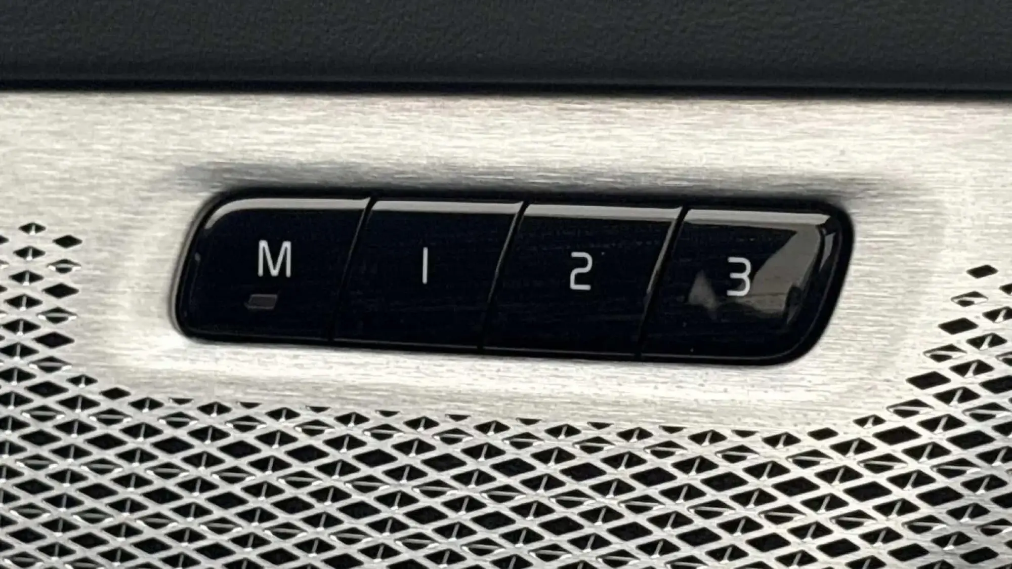 Volvo XC90 Plug-In Hybrid Image 16 Volvo XC90 Plug-In Hybrid Image 16