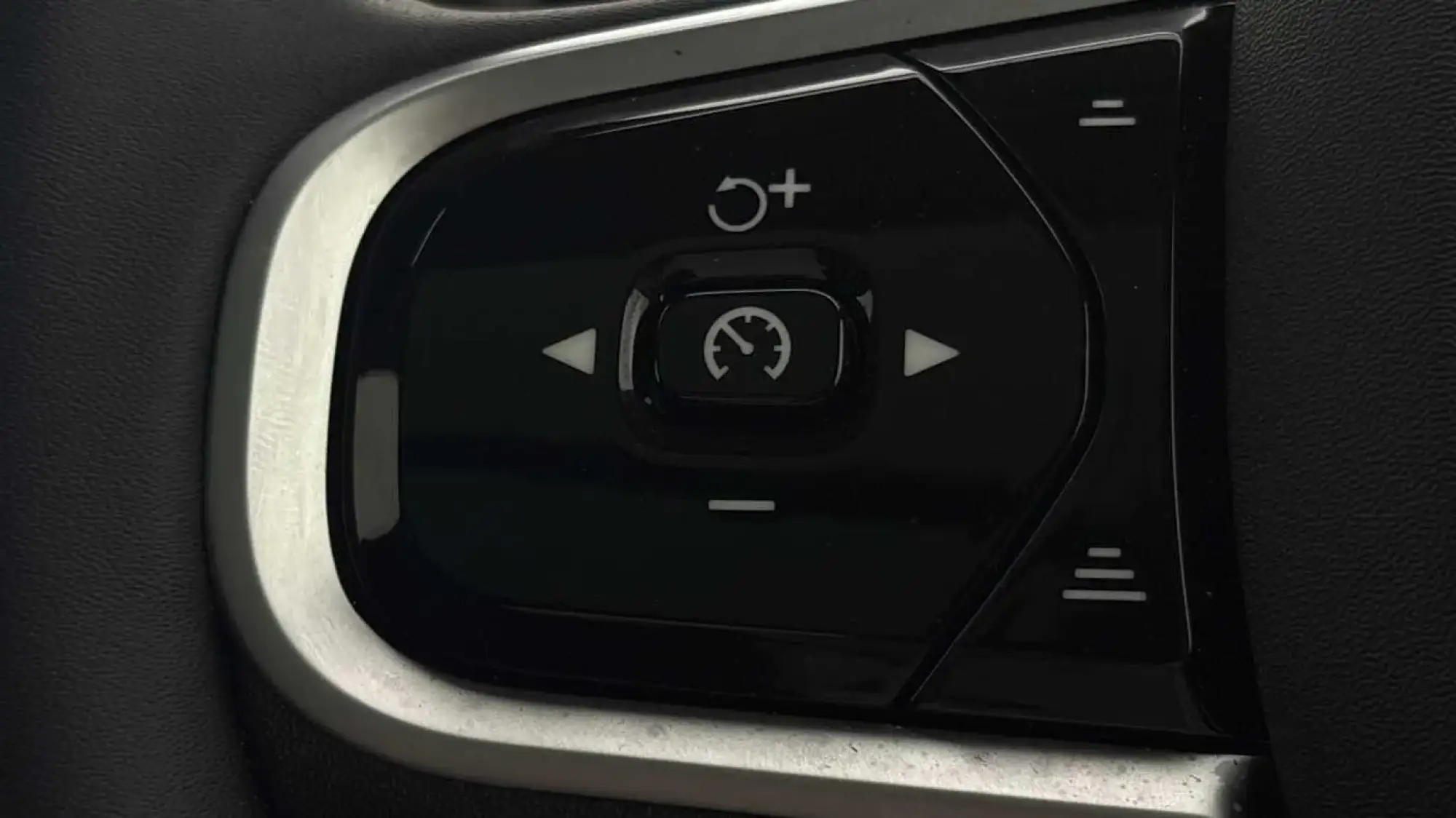 Volvo XC90 Plug-In Hybrid Image 20 Volvo XC90 Plug-In Hybrid Image 20