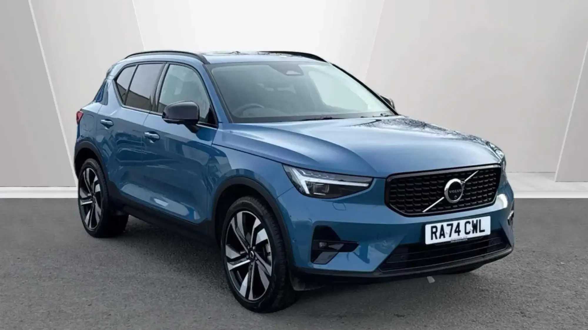 Volvo XC40 2.0 B3 MHEV Ultra Dark DCT Auto Euro 6 (s/s) 5dr RA74CWL Image 1