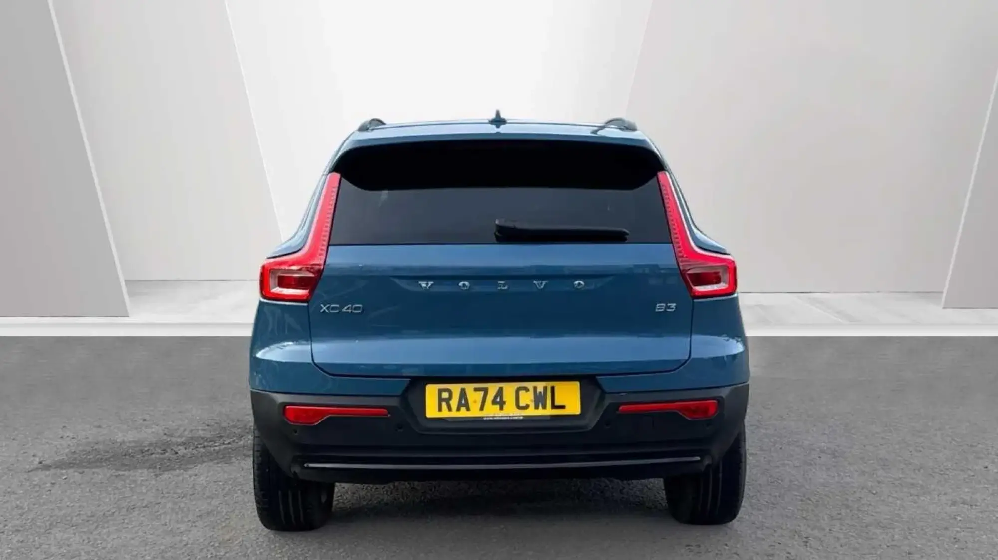 Volvo XC40 2.0 B3 MHEV Ultra Dark DCT Auto Euro 6 (s/s) 5dr RA74CWL Image 3