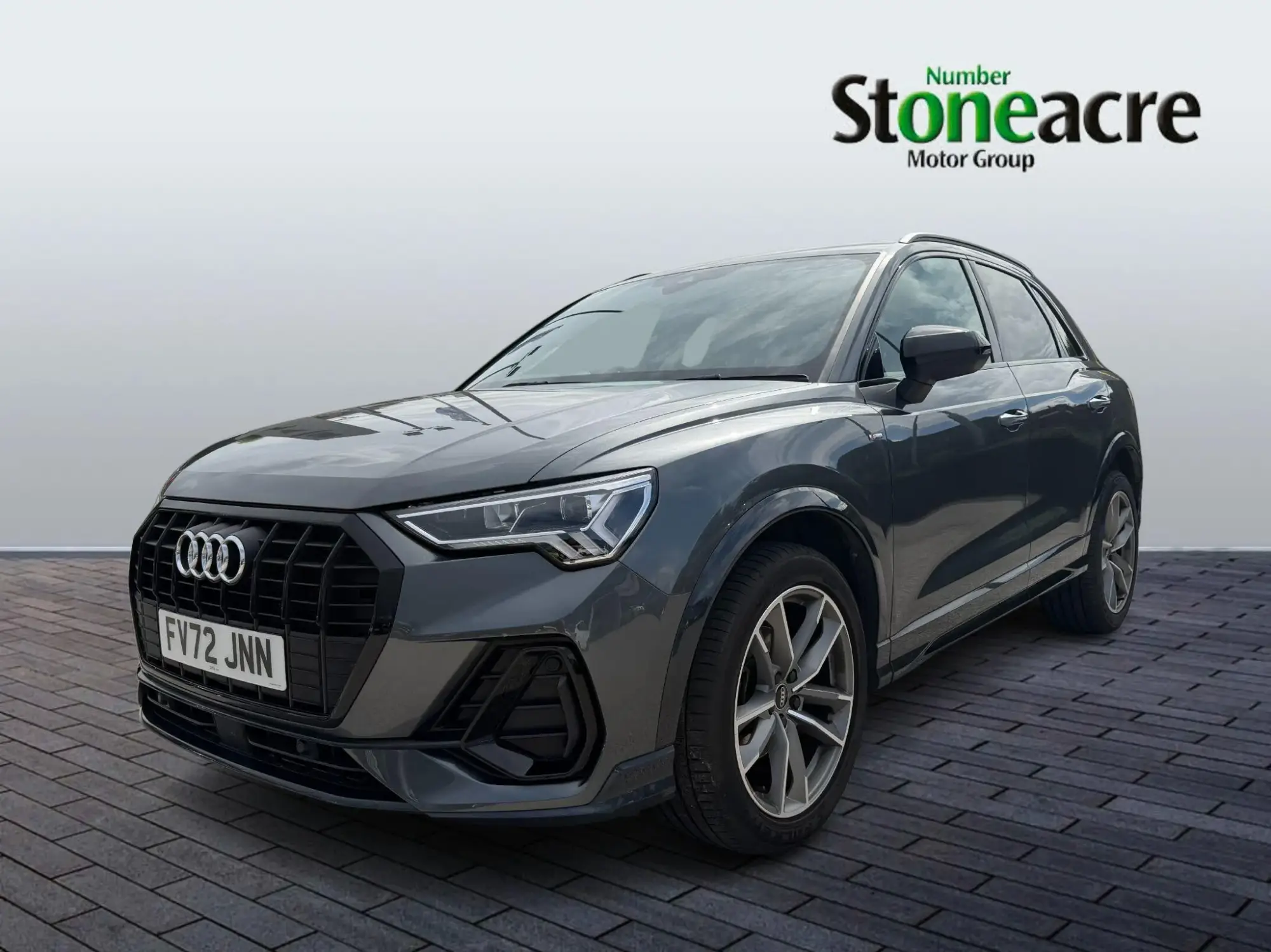 Audi Q3 1.5 TFSI CoD 35 Black Edition S Tronic Euro 6 (s/s) 5dr FV72JNN Image 2