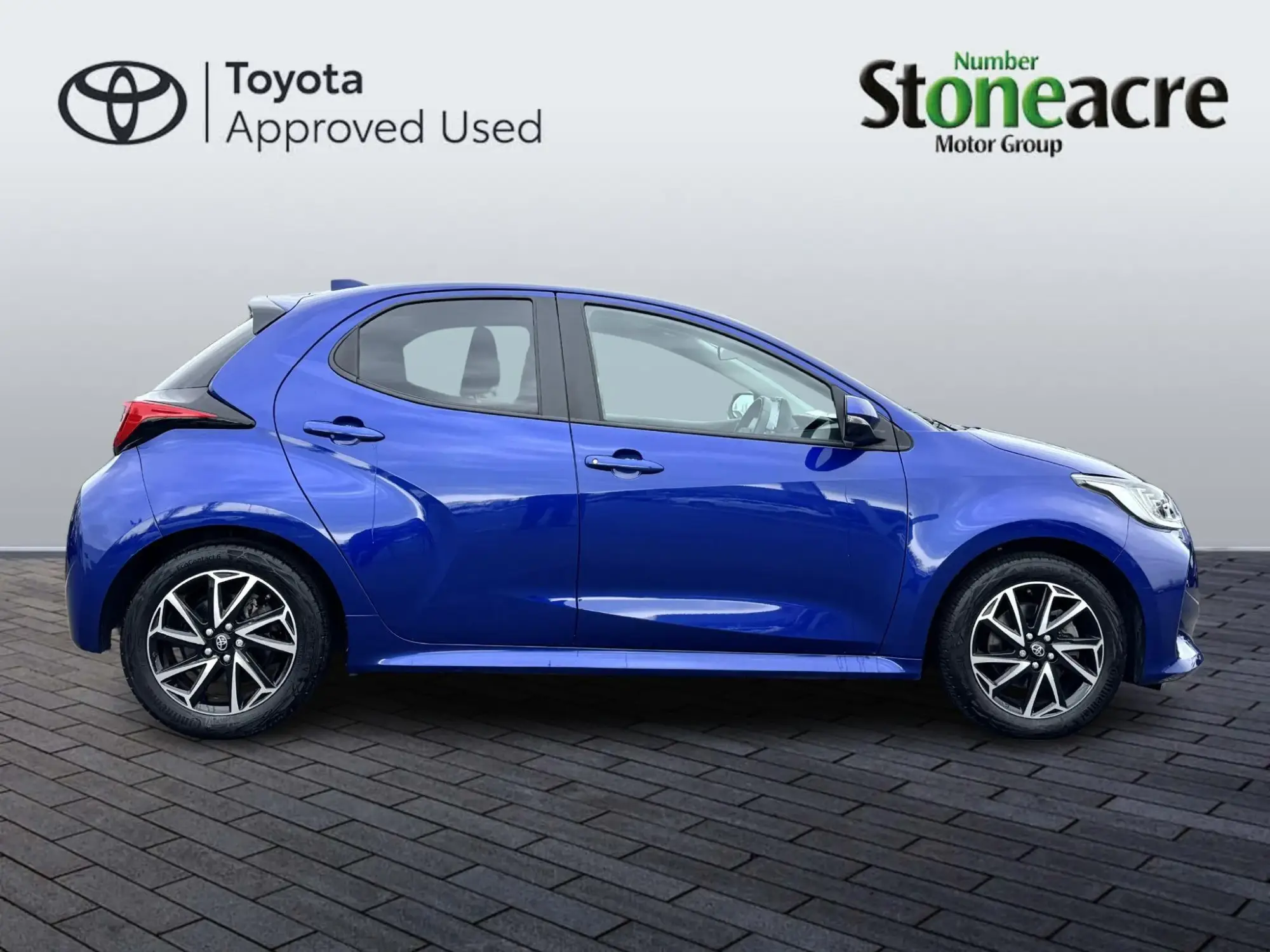 Toyota Yaris 1.5 Hybrid Design 5dr CVT NU73PZE Image 2