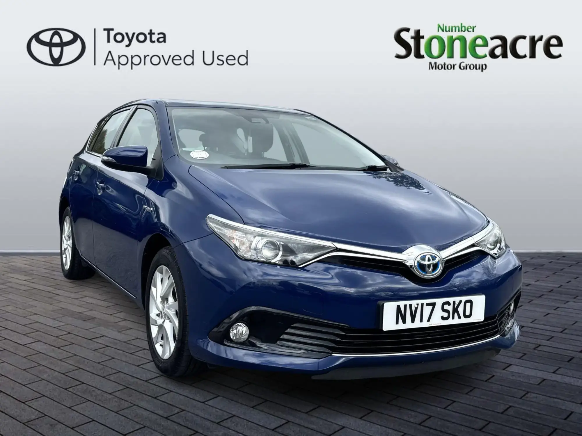 Toyota Auris 1.8 VVT-h Business Edition CVT Euro 6 (s/s) 5dr (Safety Sense) NV17SKO Image 1