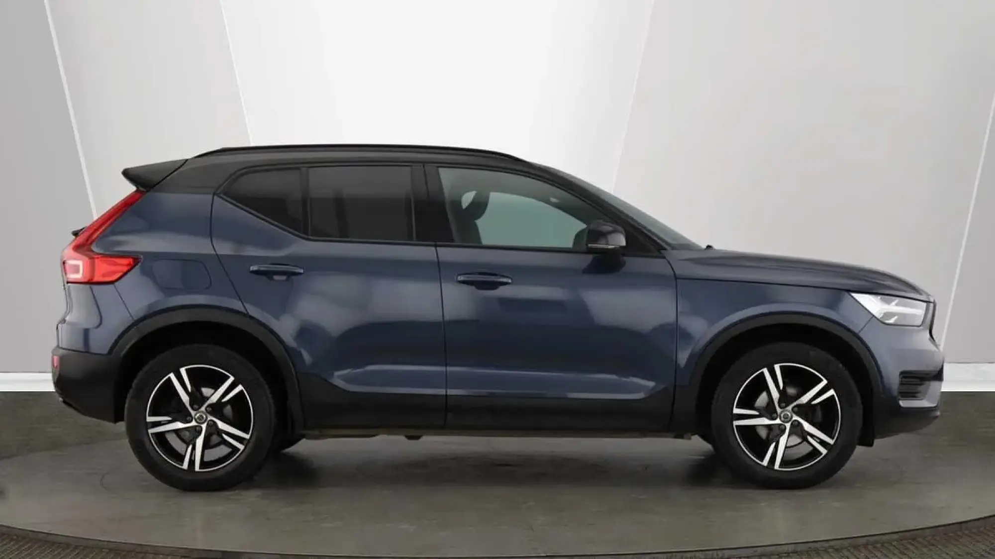 Volvo XC40 Image 2