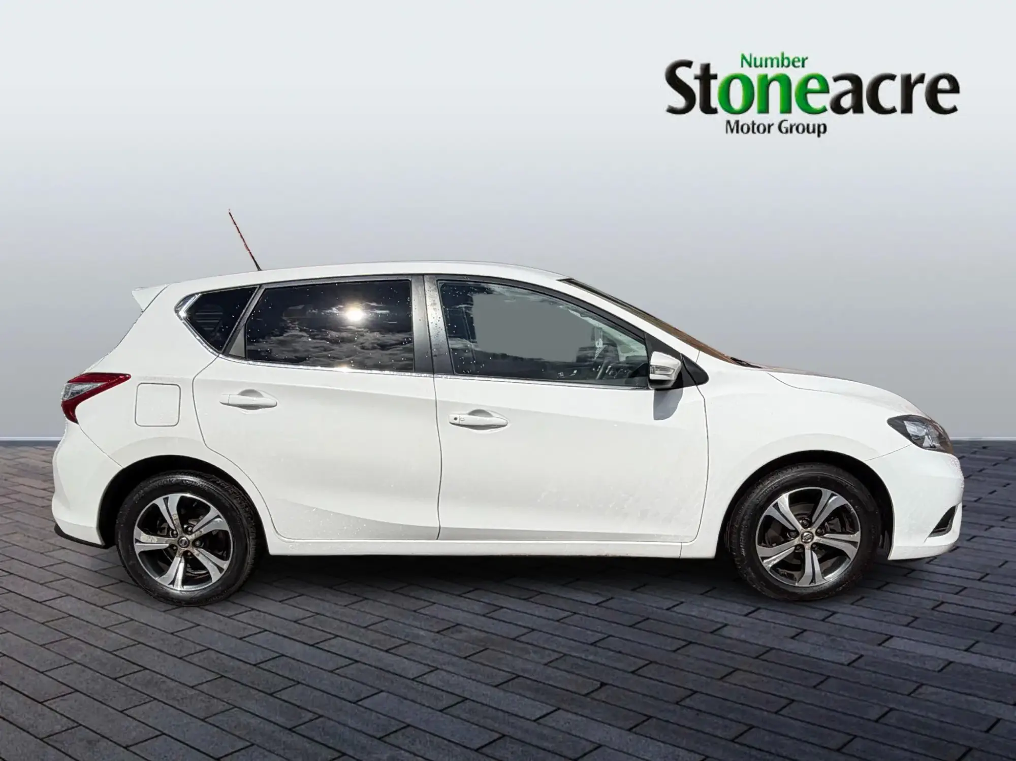 Nissan Pulsar Image 2