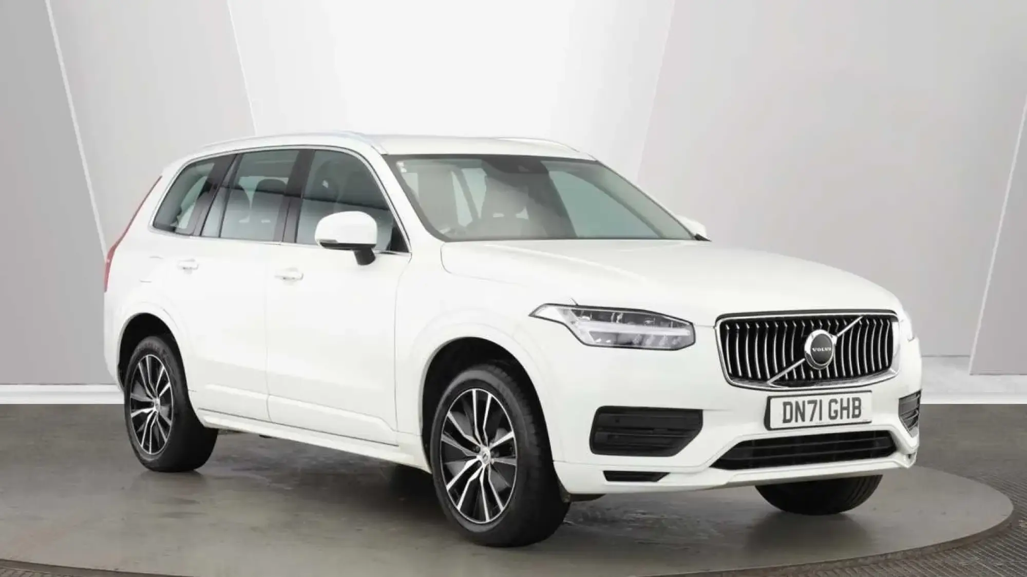 Volvo XC90 2.0 B5D [235] Momentum 5dr AWD Geartronic DN71GHB Image 1