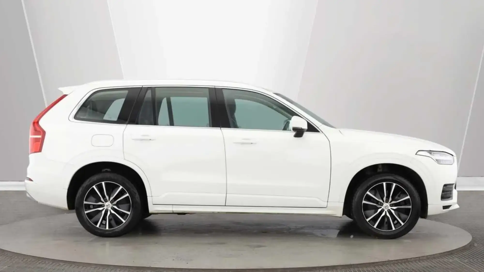 Volvo XC90 2.0 B5D [235] Momentum 5dr AWD Geartronic DN71GHB Image 2