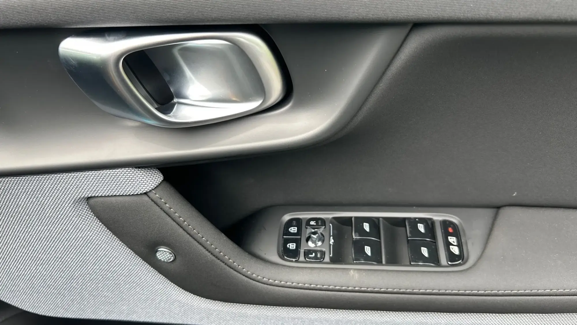 Polestar 2 Image 35