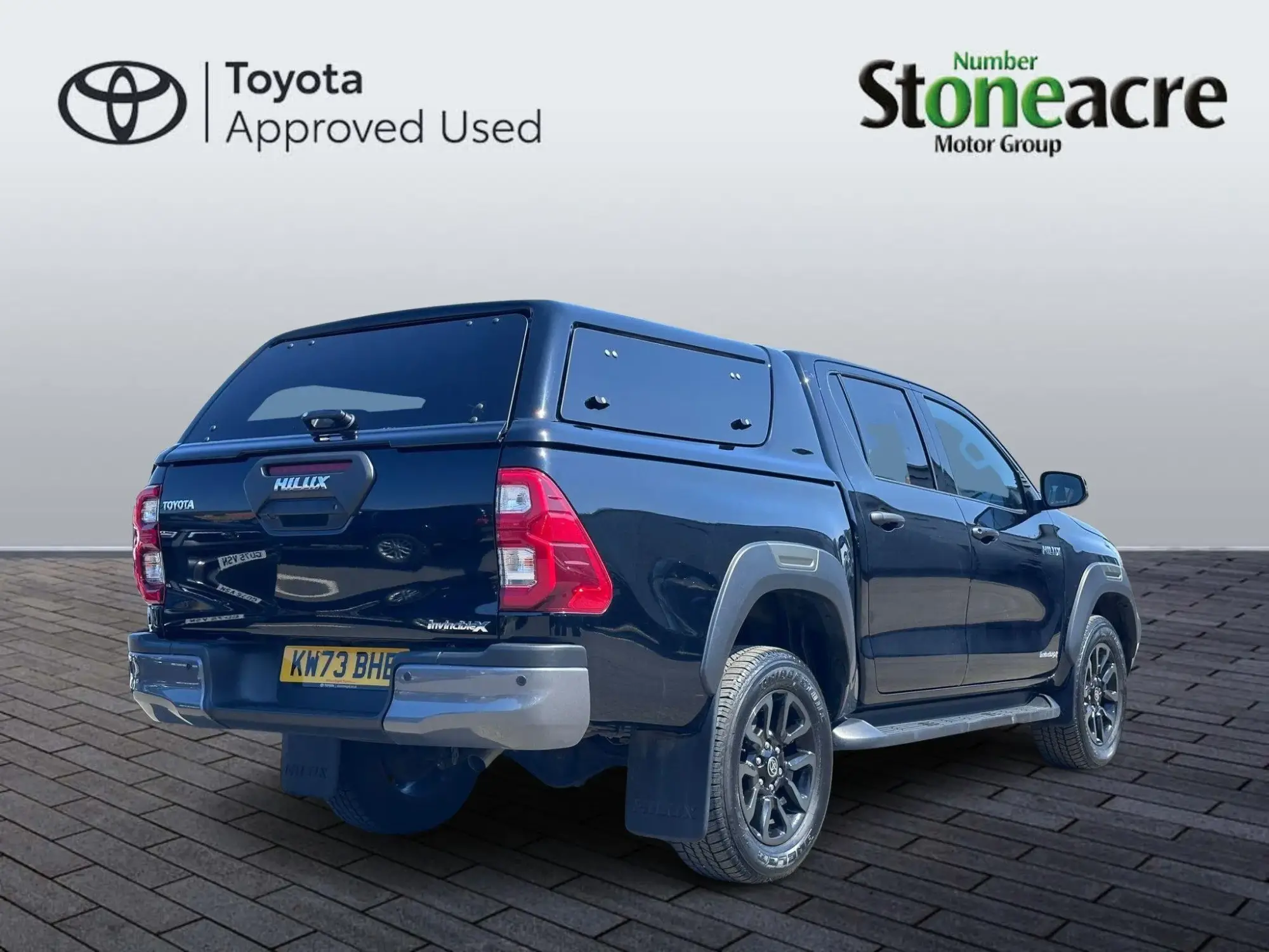 Toyota Hilux Invincible X D/Cab Pick Up 2.8 D-4D Auto KW73BHE Image 2