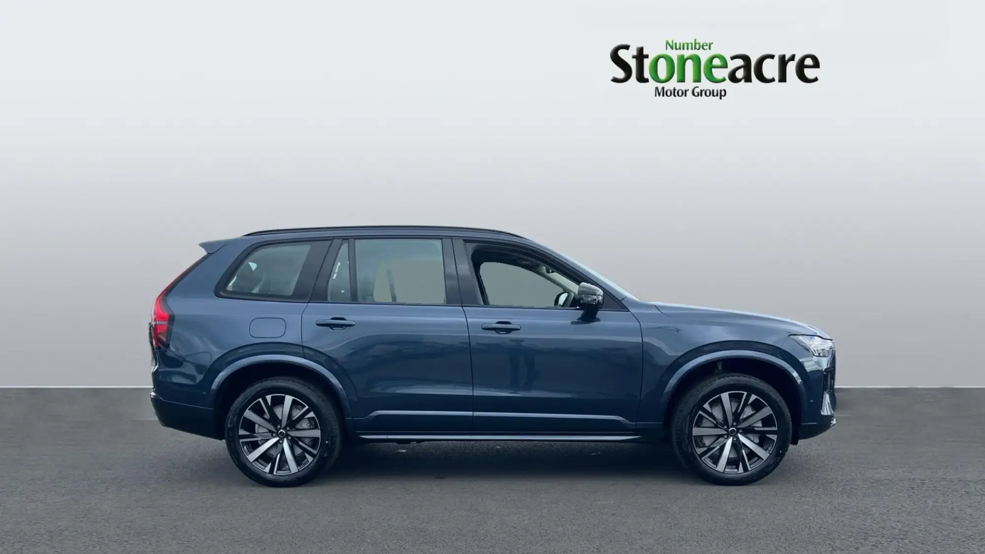 Volvo XC90 2.0 B5 MHEV Plus Auto 4WD Euro 6 (s/s) 5dr NA26JUT Image 3
